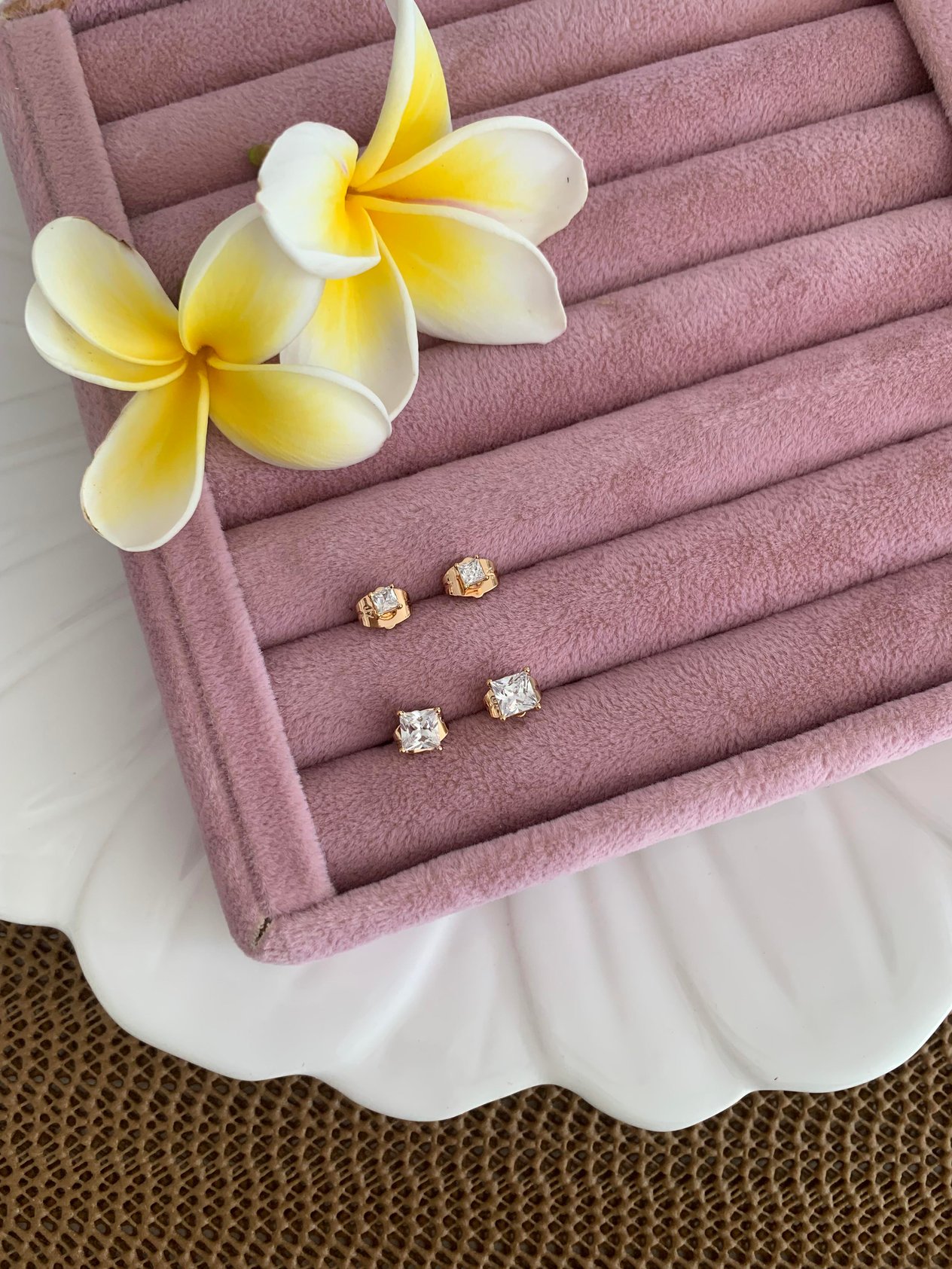 Vip Gold Orta Kare Tek Taş Set Küpe