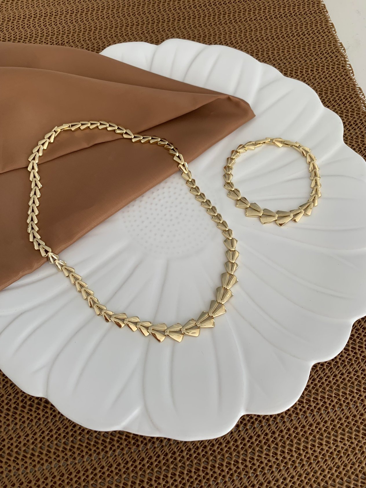Vip Gold Üçgen Sıralı Kolye Bileklik Set
