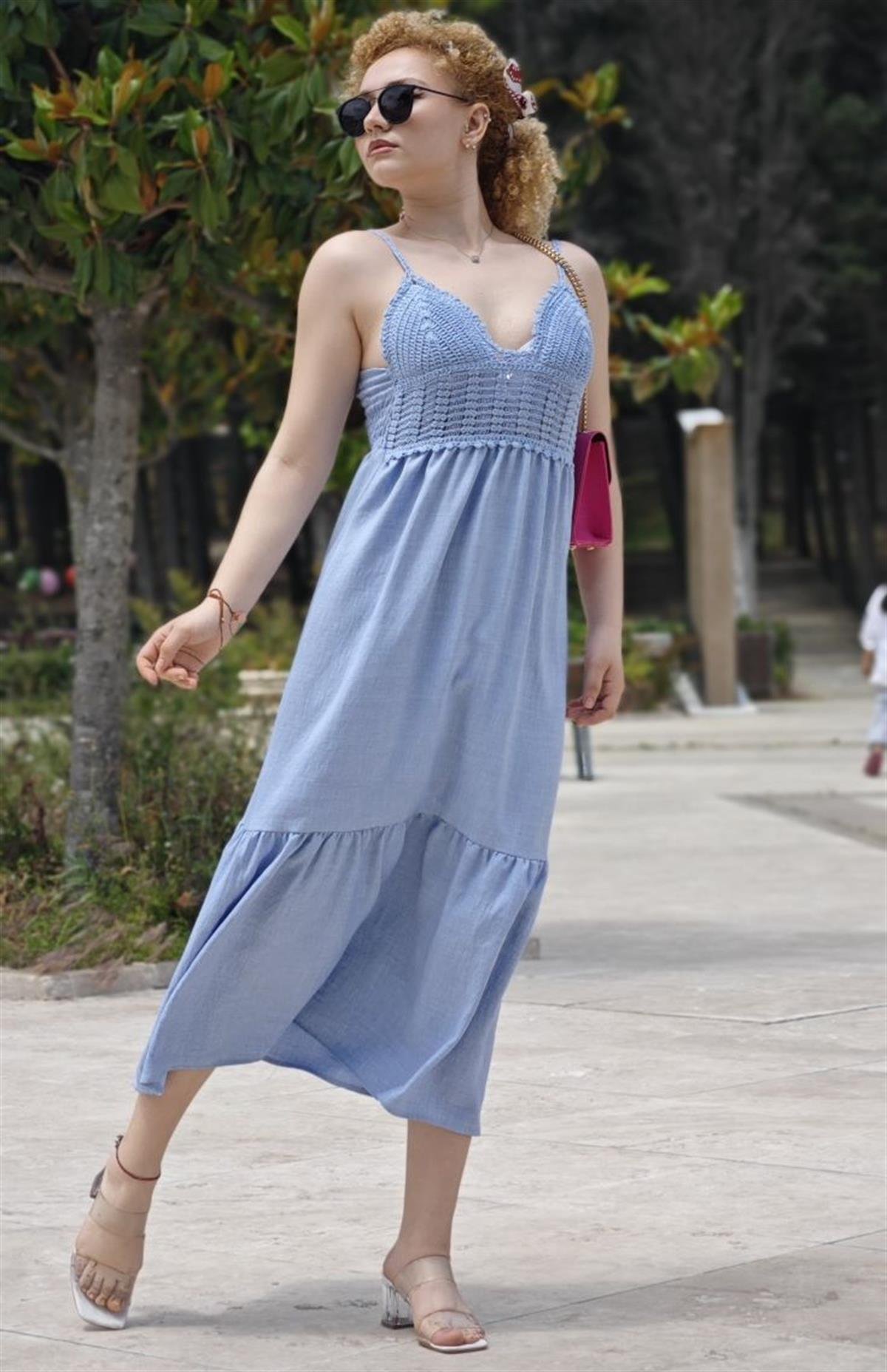 ÇEŞME STİLİ SIRTI GİPELİ BÜSTİYER ÖRGÜ DESEN ASKILI ELBİSE