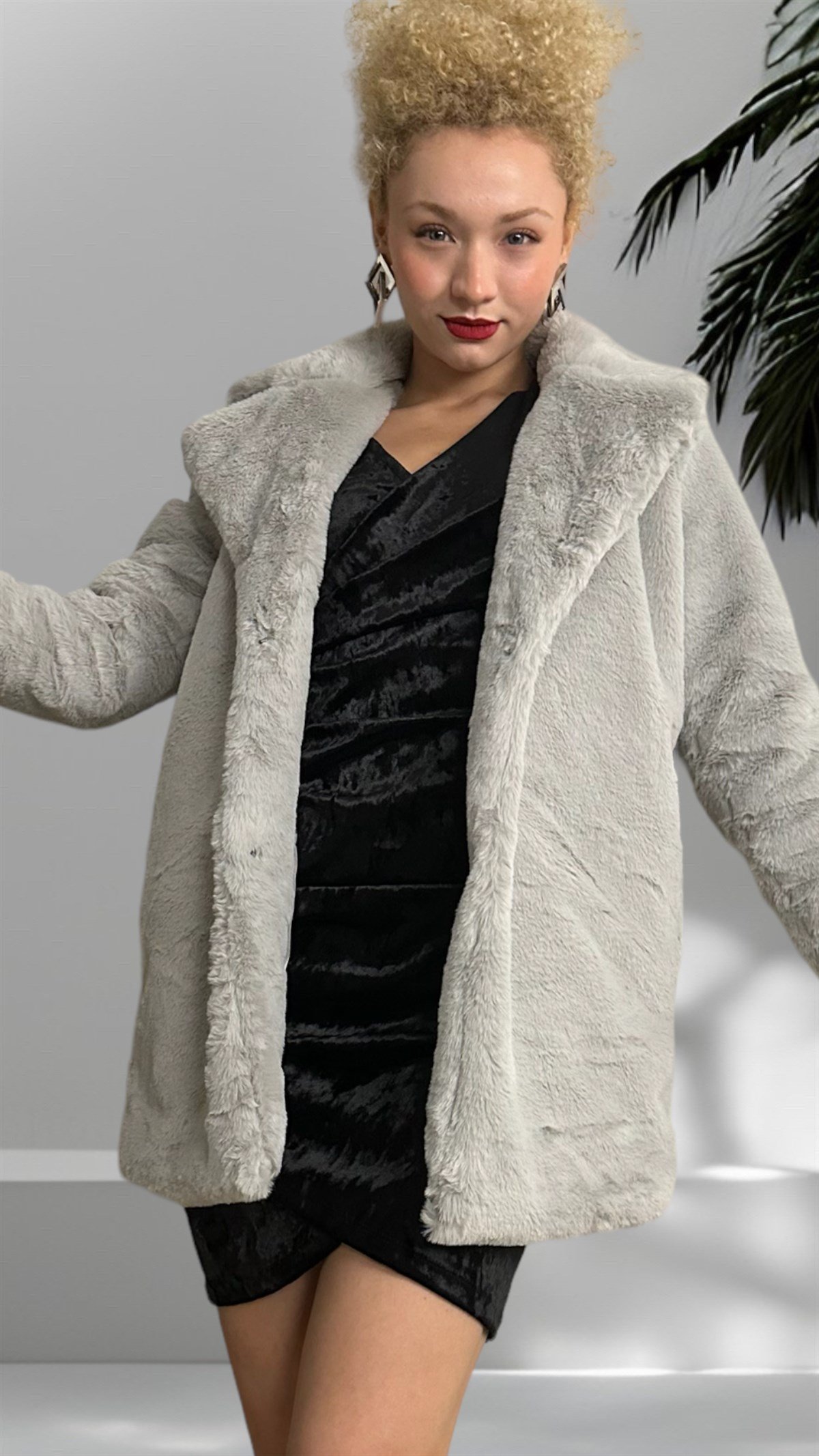 ZARA MODEL ARA BOY PELUŞ KABAN