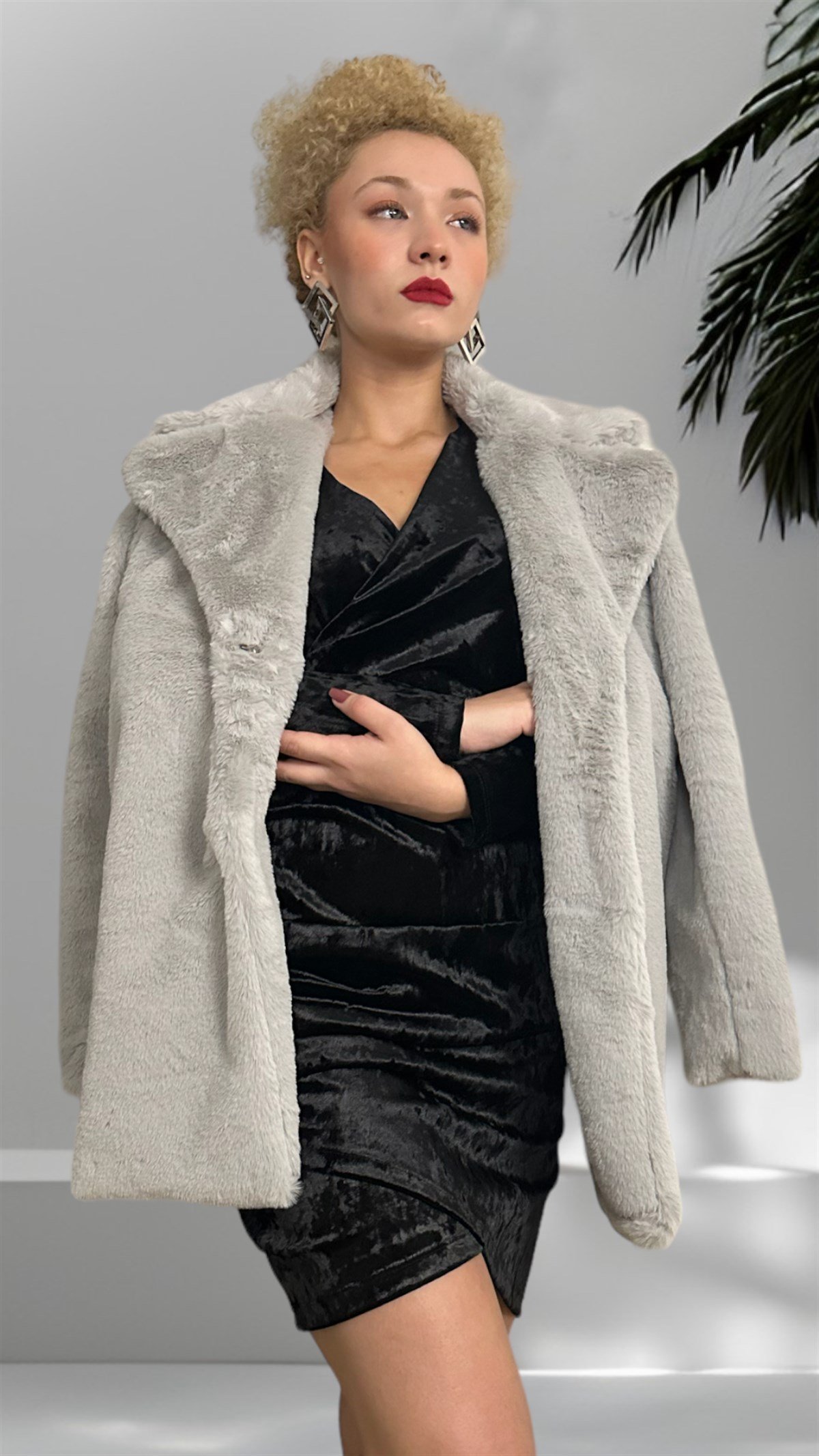 ZARA MODEL ARA BOY PELUŞ KABAN