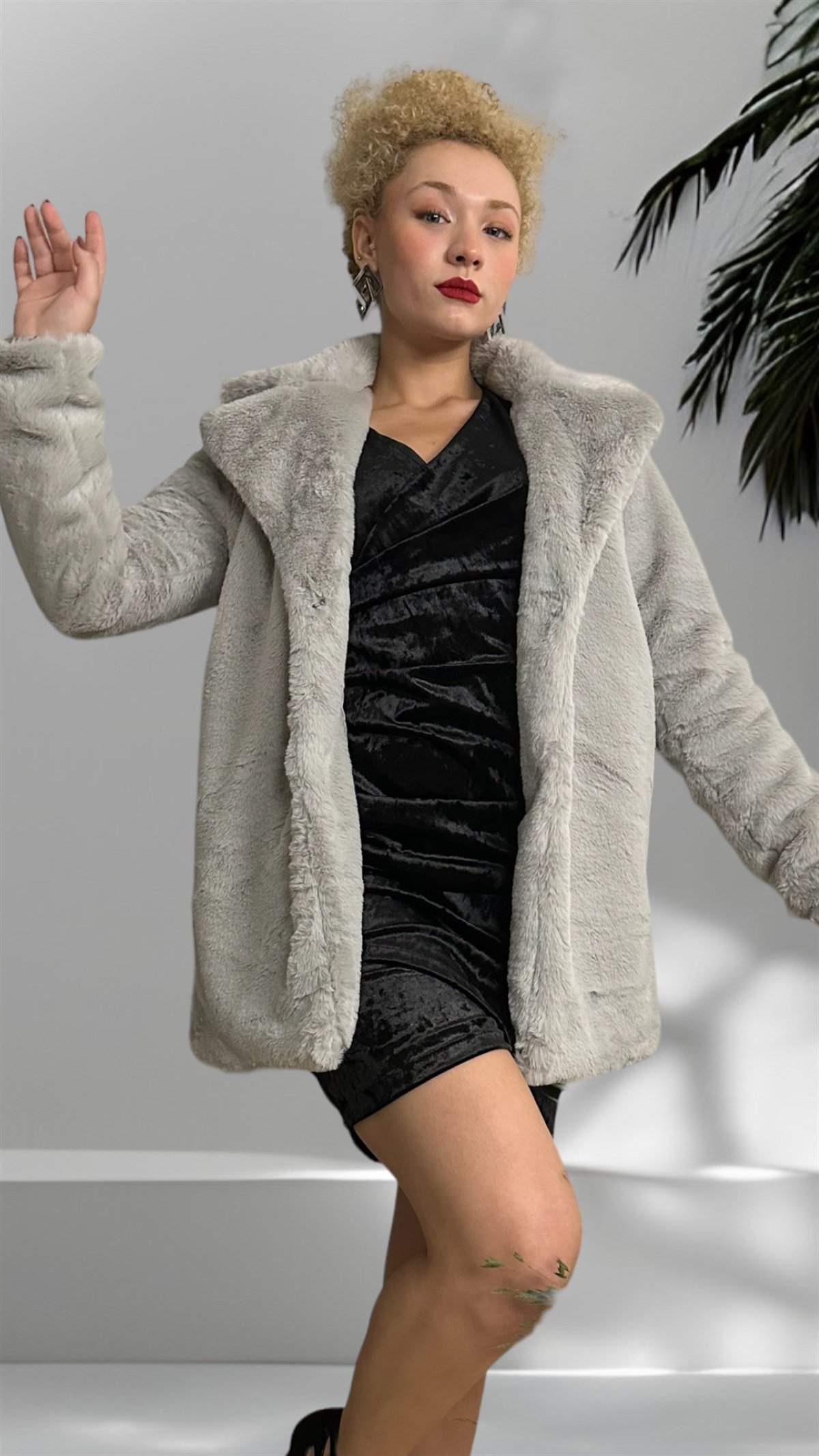 ZARA MODEL ARA BOY PELUŞ KABAN