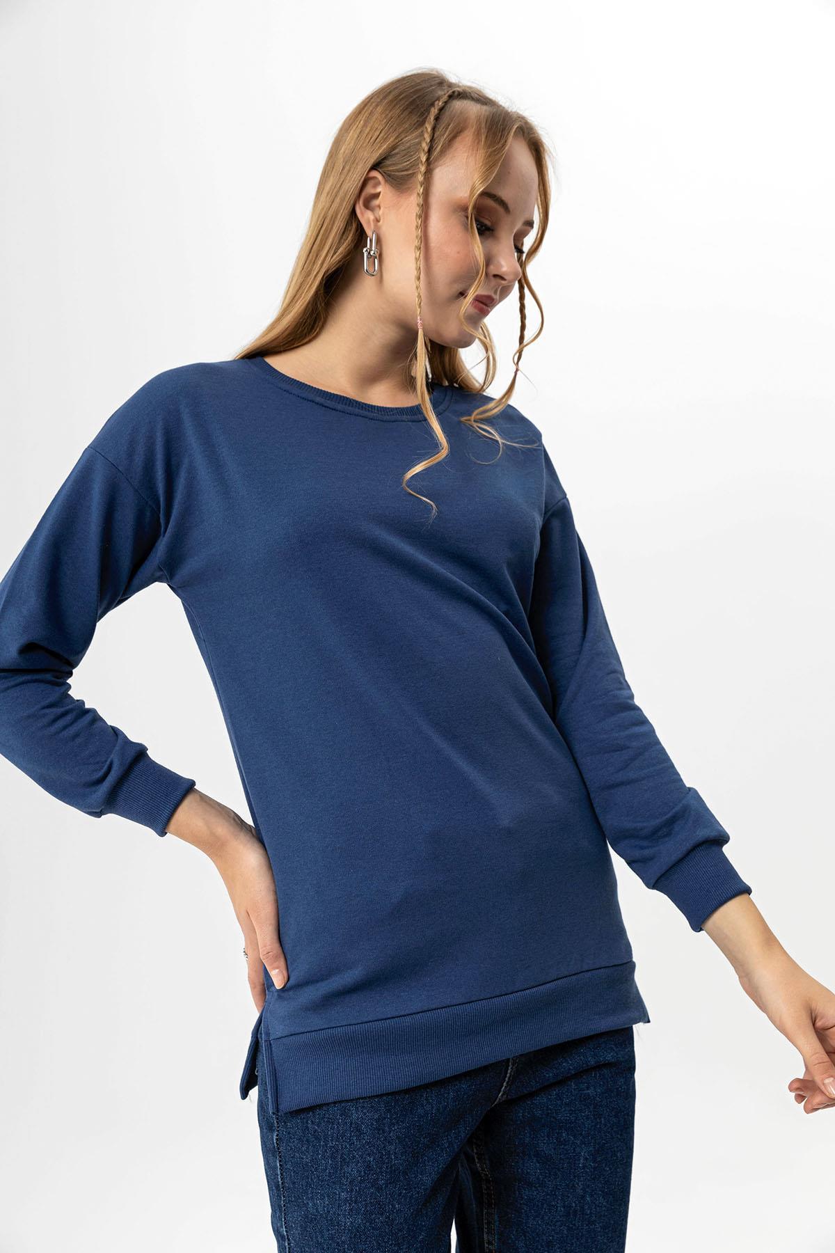 Kadın Bisiklet Yaka Yırtmaç Detaylı Sweatshirt 235119 -