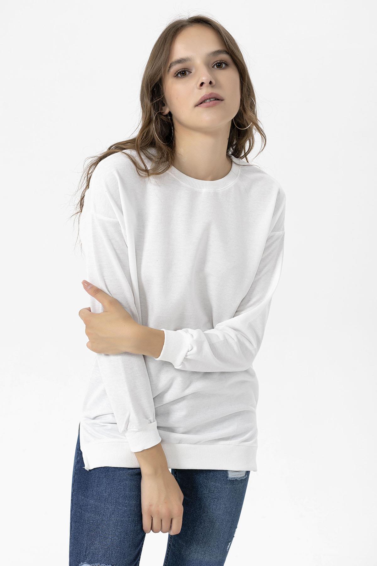 Kadın Bisiklet Yaka Yırtmaç Detaylı Sweatshirt 235119 -