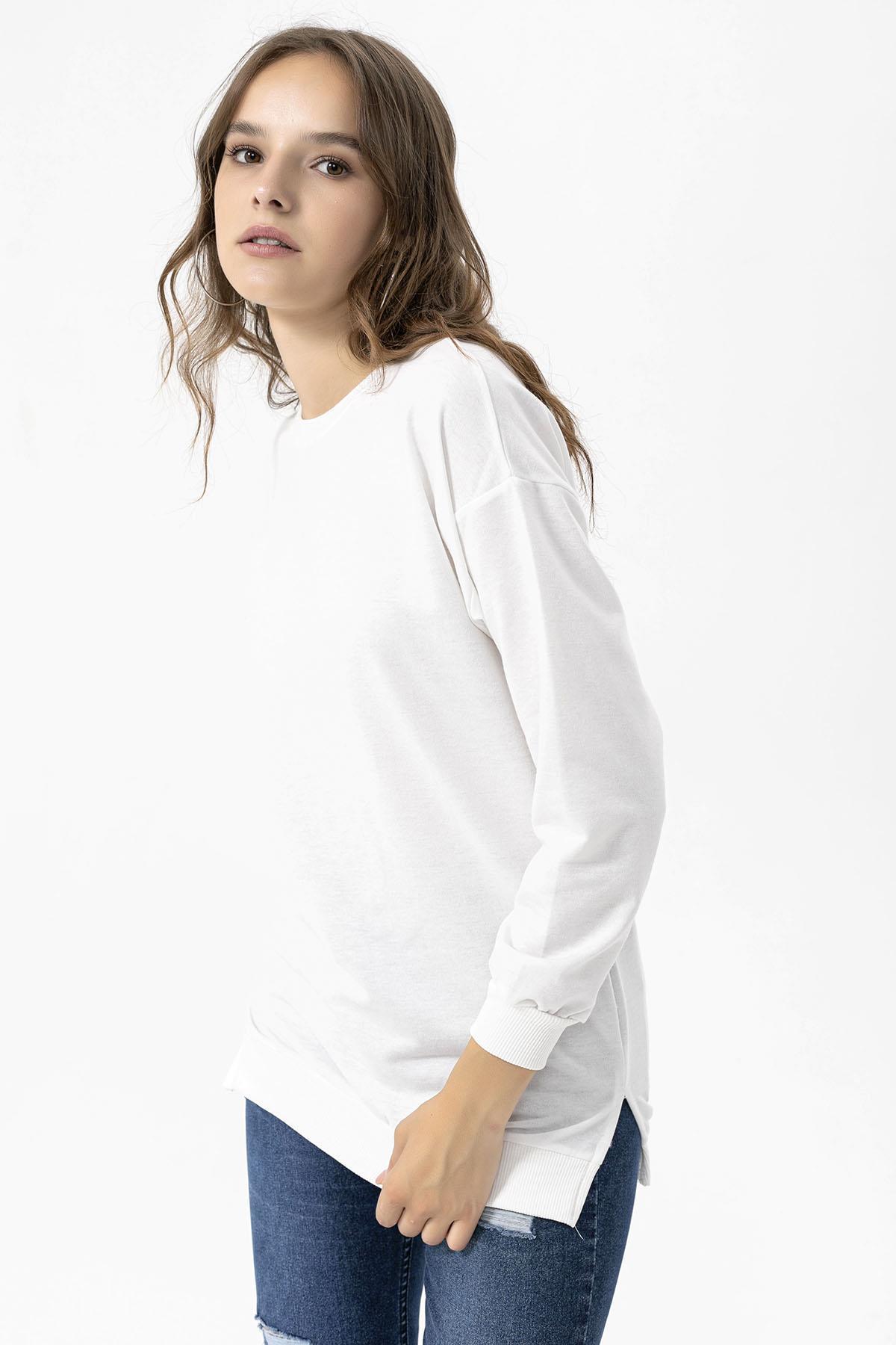 Kadın Bisiklet Yaka Yırtmaç Detaylı Sweatshirt 235119 -