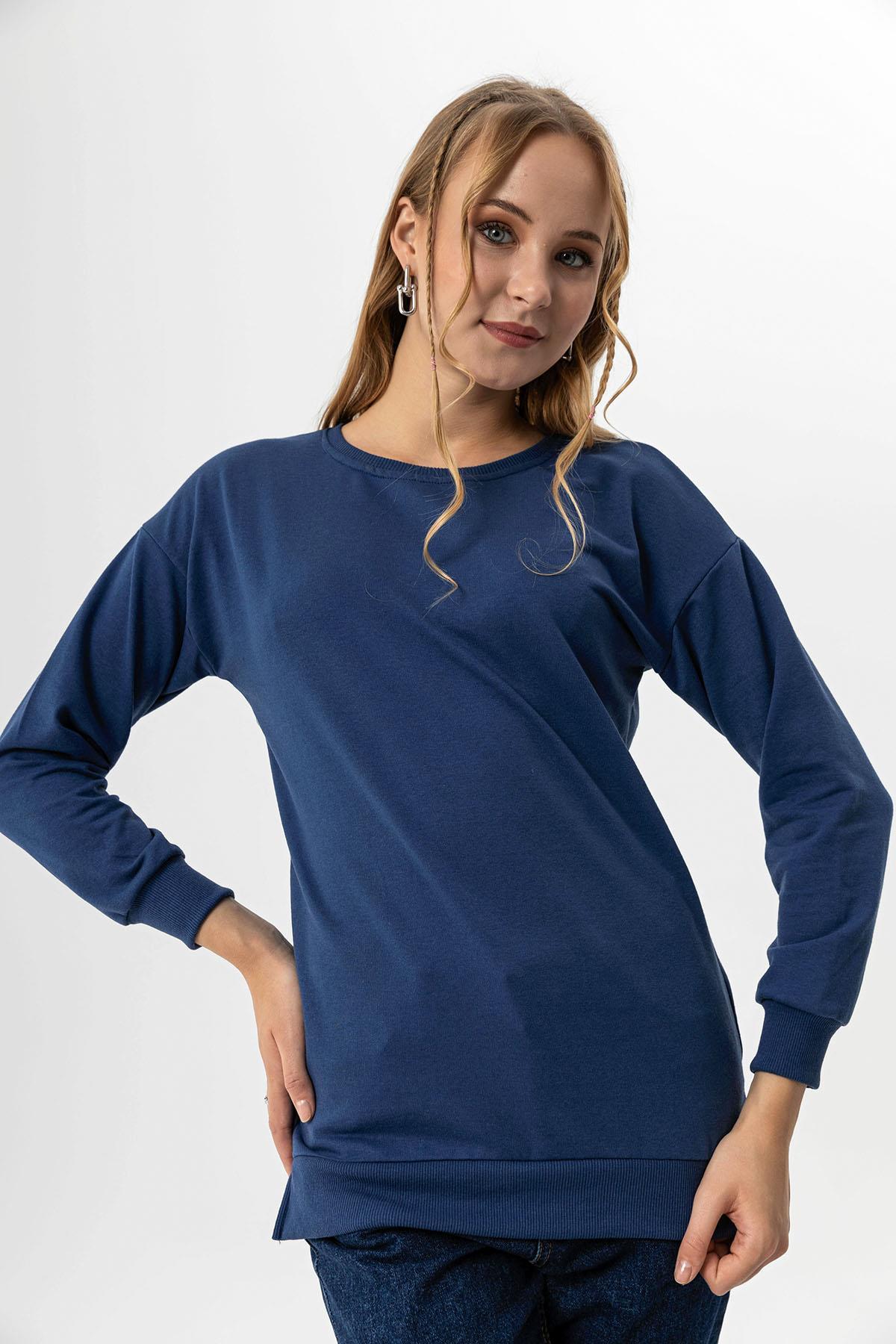 Kadın Bisiklet Yaka Yırtmaç Detaylı Sweatshirt 235119 -