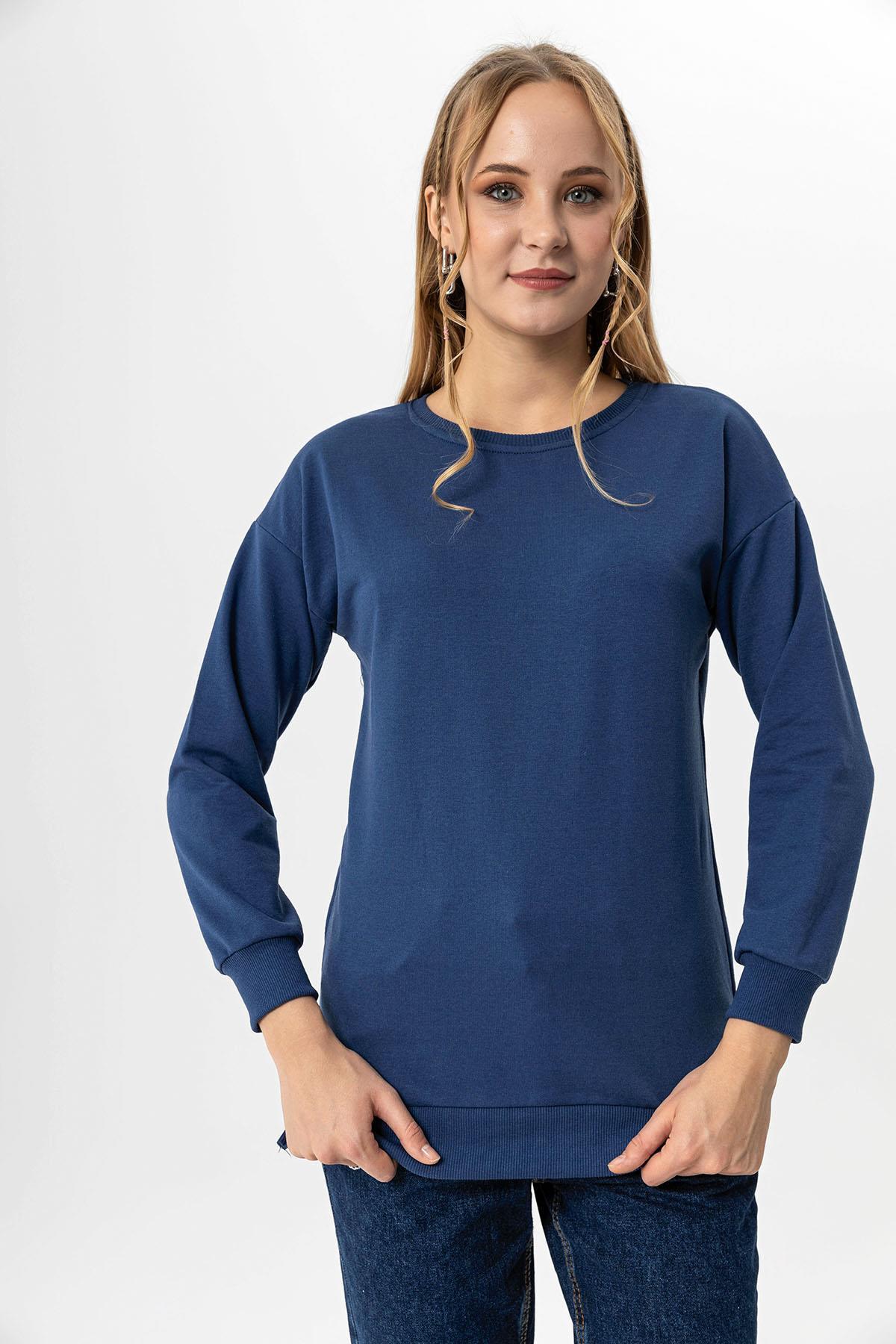 Kadın Bisiklet Yaka Yırtmaç Detaylı Sweatshirt 235119 -