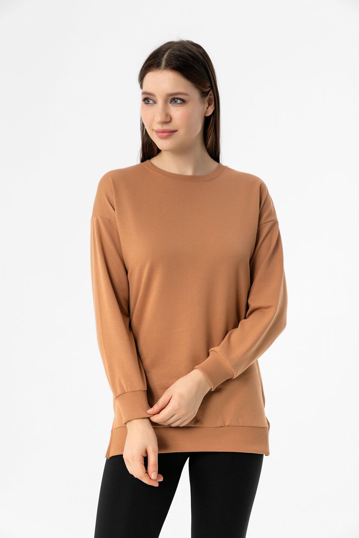 Kadın Bisiklet Yaka Yırtmaç Detaylı Sweatshirt 235119 -