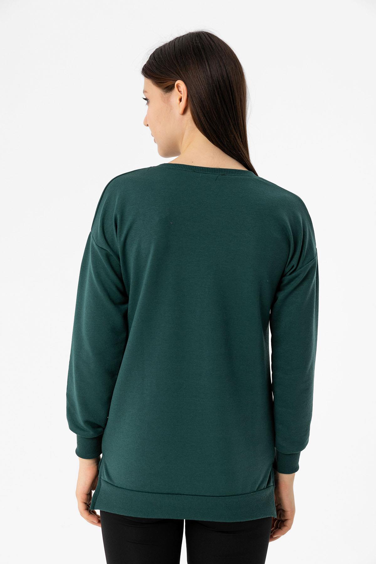 Kadın Bisiklet Yaka Yırtmaç Detaylı Sweatshirt 235119 -