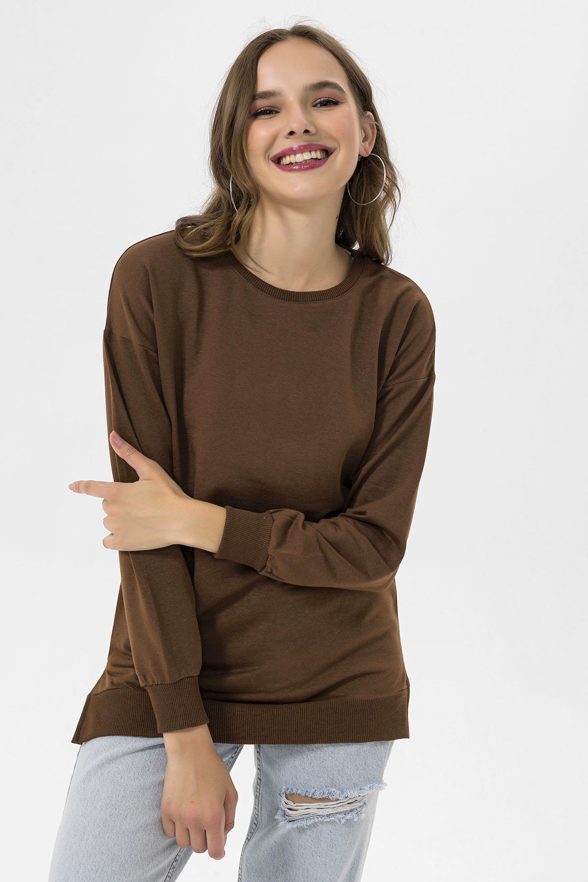 Kadın Bisiklet Yaka Yırtmaç Detaylı Sweatshirt 235119 -
