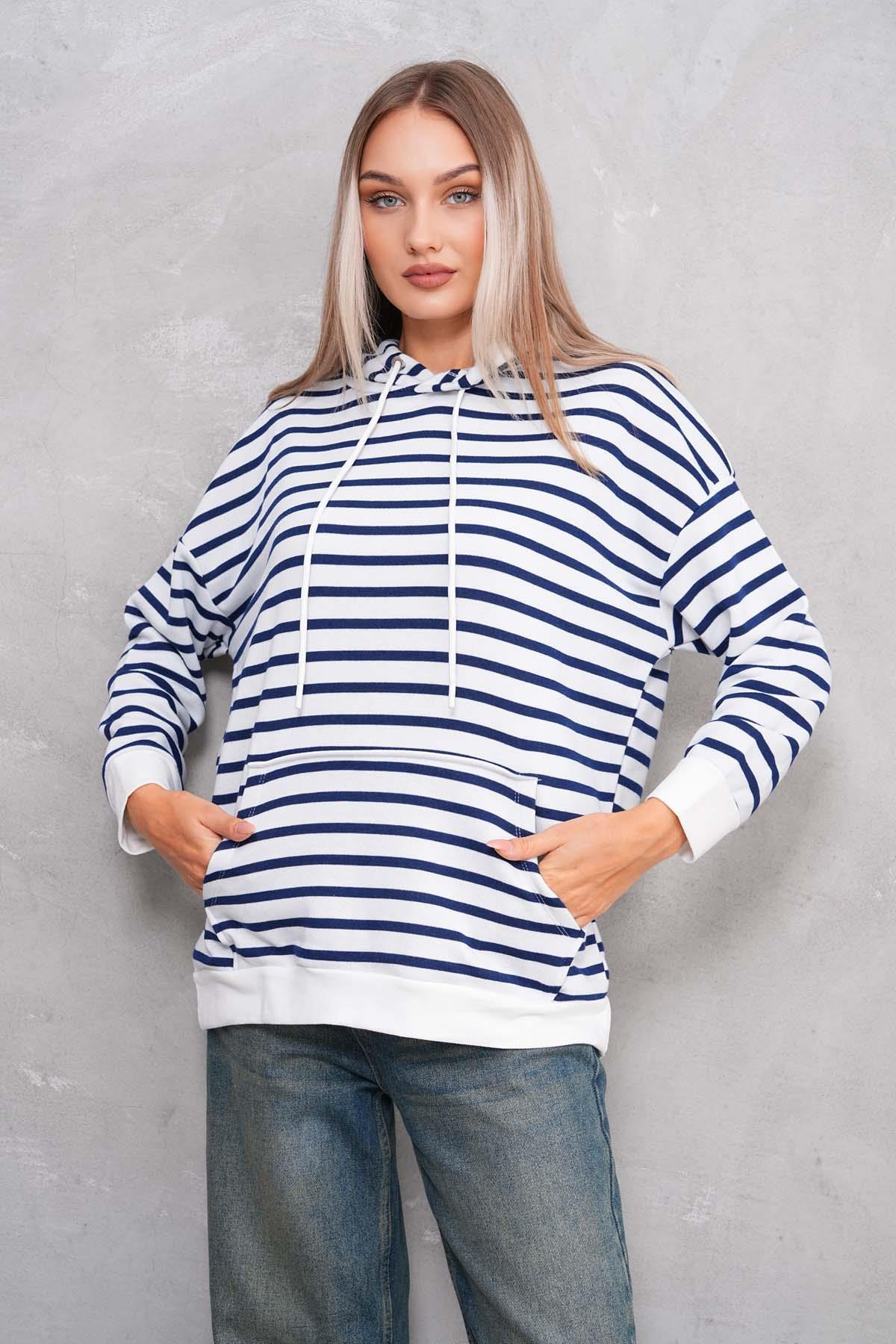 Kadın Çizgi Desenli Kanguru Cepli Kapüşonlu İki İplik Oversize Sweatshirt 245124 -