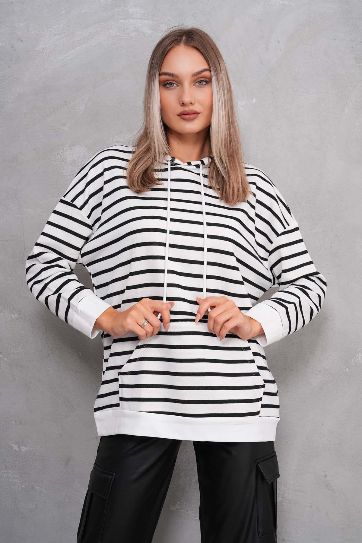 Kadın Çizgi Desenli Kanguru Cepli Kapüşonlu İki İplik Oversize Sweatshirt 245124 -