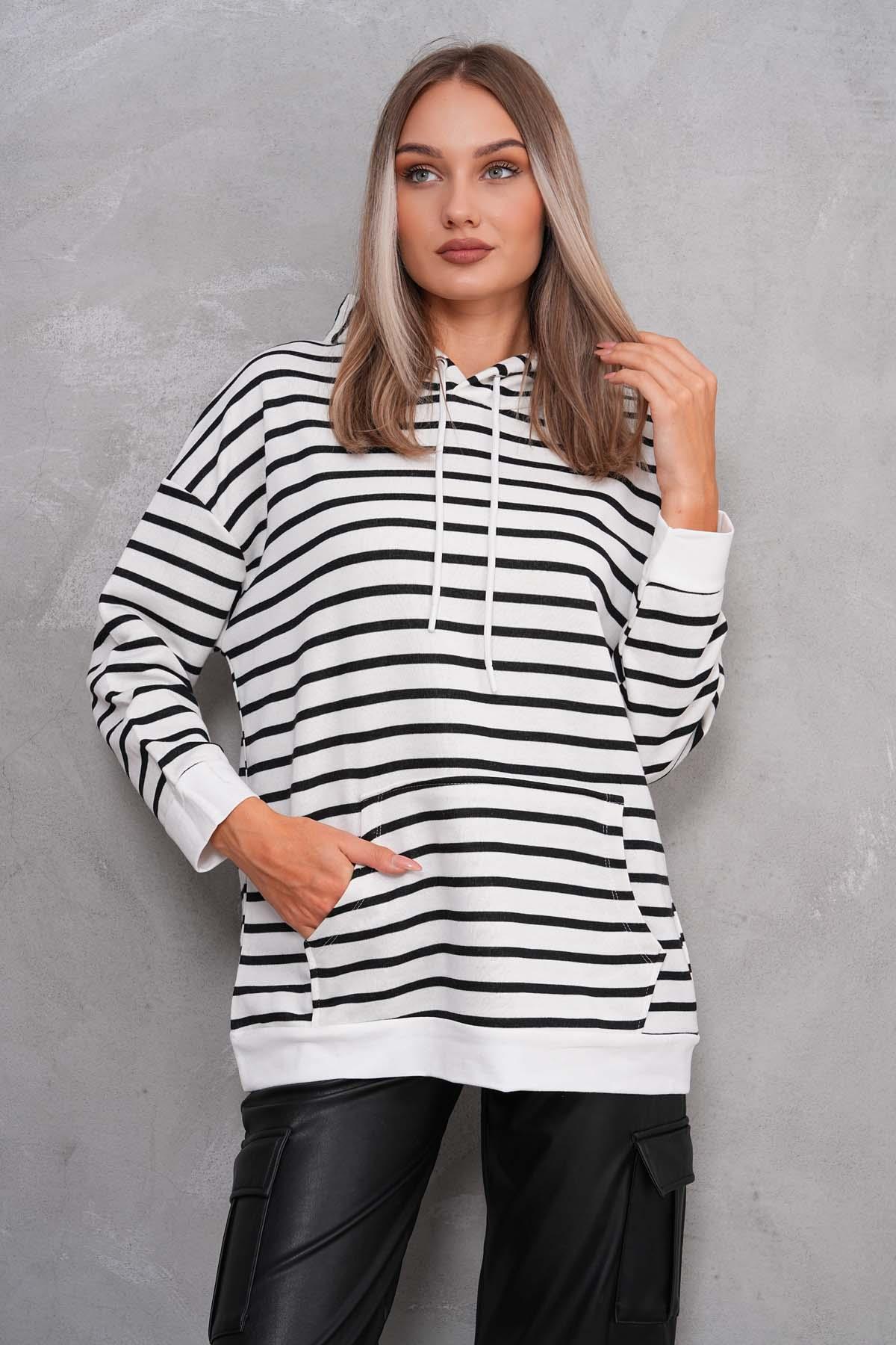 Kadın Çizgi Desenli Kanguru Cepli Kapüşonlu İki İplik Oversize Sweatshirt 245124 -