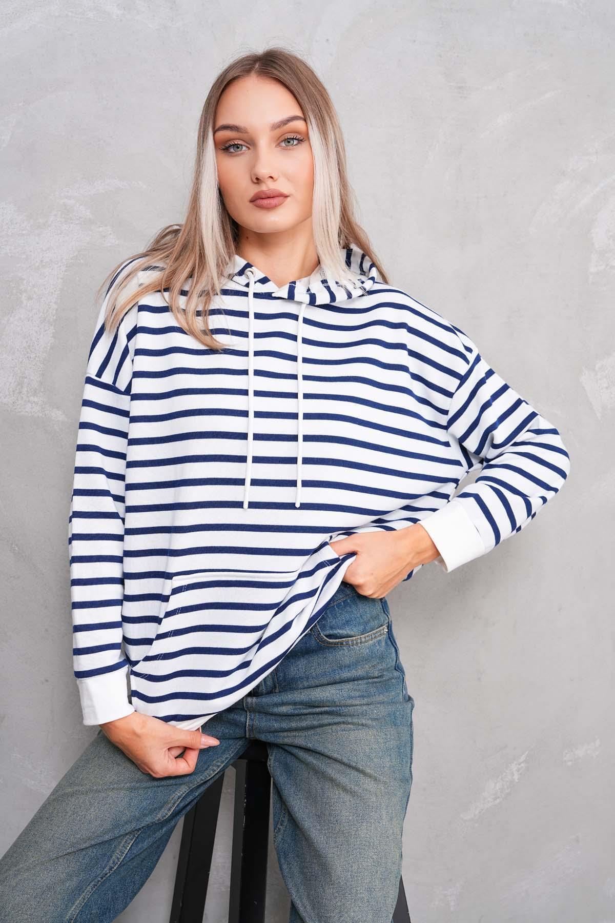 Kadın Çizgi Desenli Kanguru Cepli Kapüşonlu İki İplik Oversize Sweatshirt 245124 -
