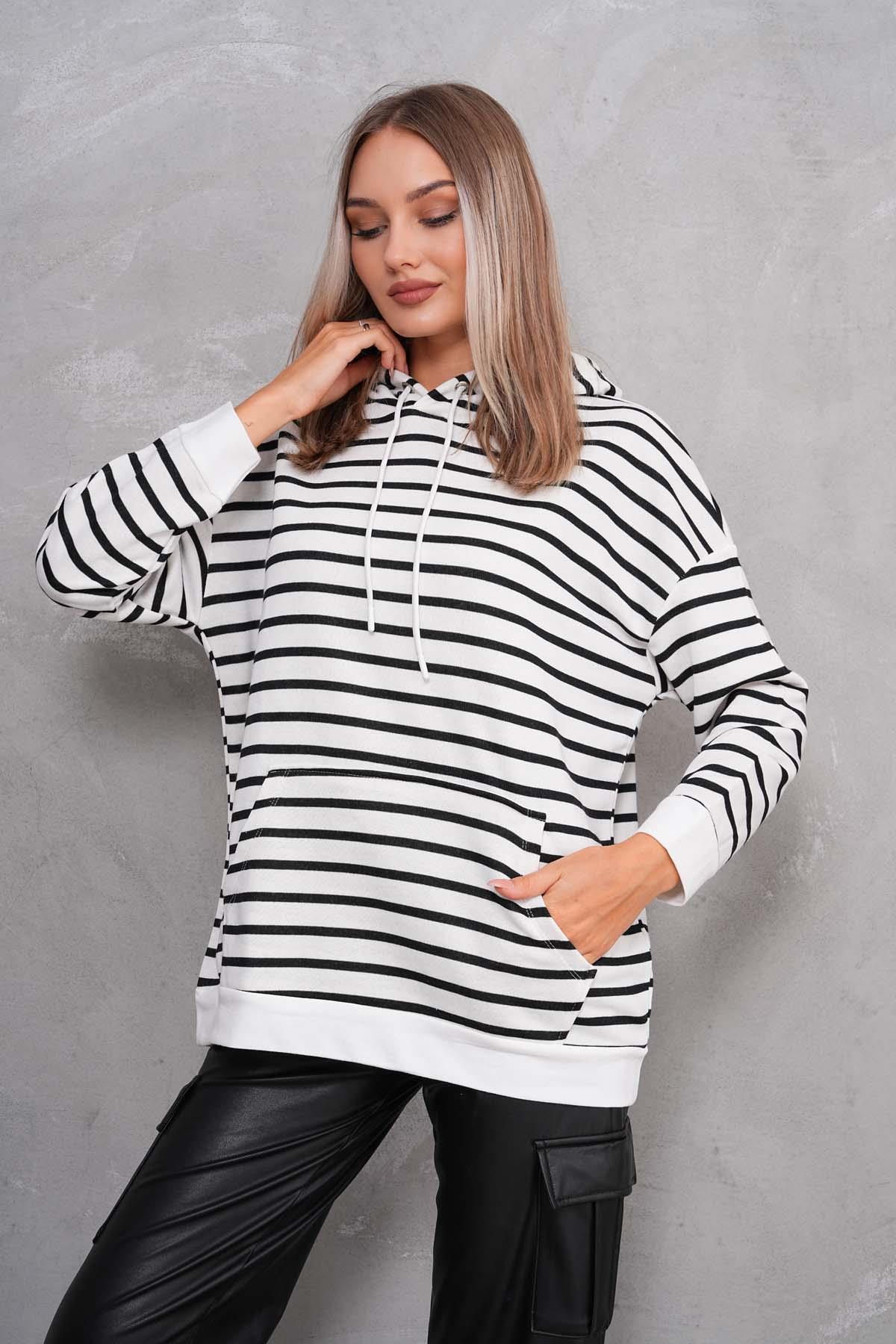 Kadın Çizgi Desenli Kanguru Cepli Kapüşonlu İki İplik Oversize Sweatshirt 245124 -
