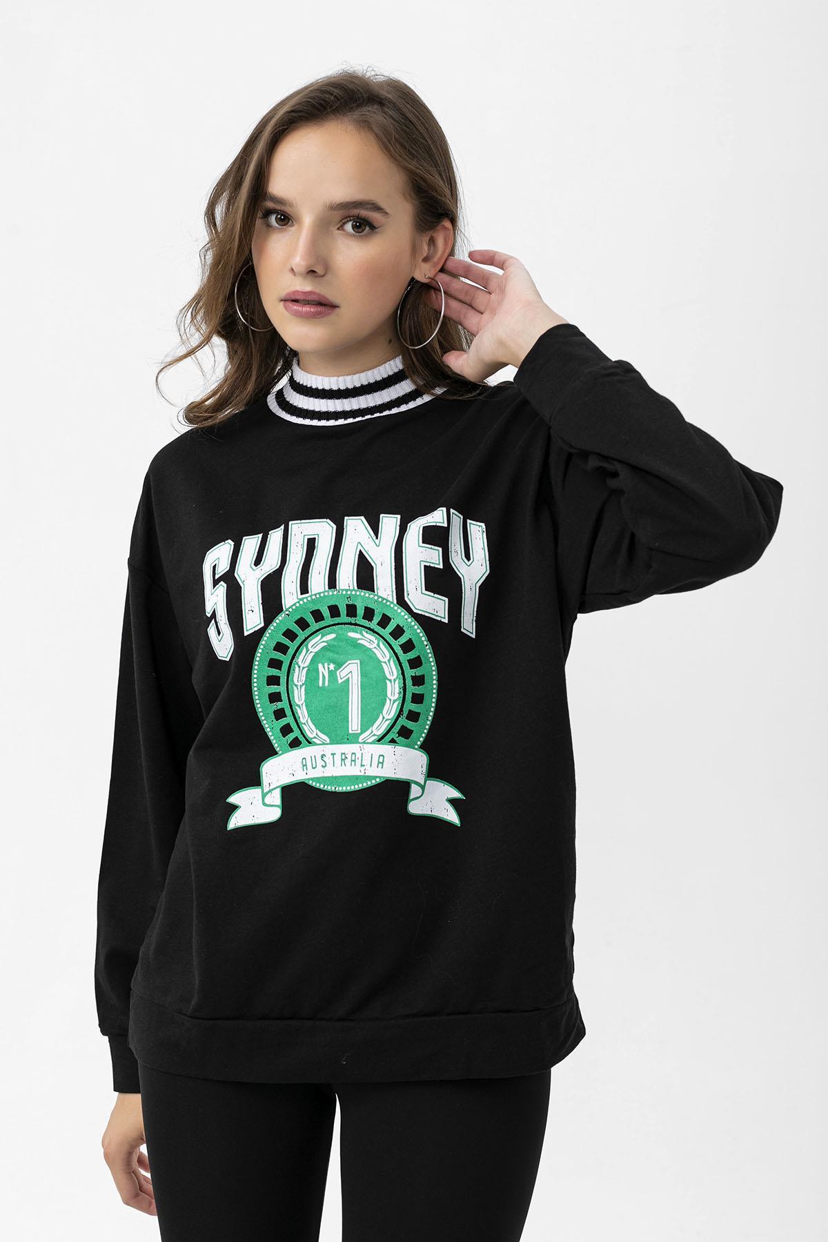 Kadın Ön Baskı Detaylı Yaka Ribanalı Oversize Kolej Sweatshirt