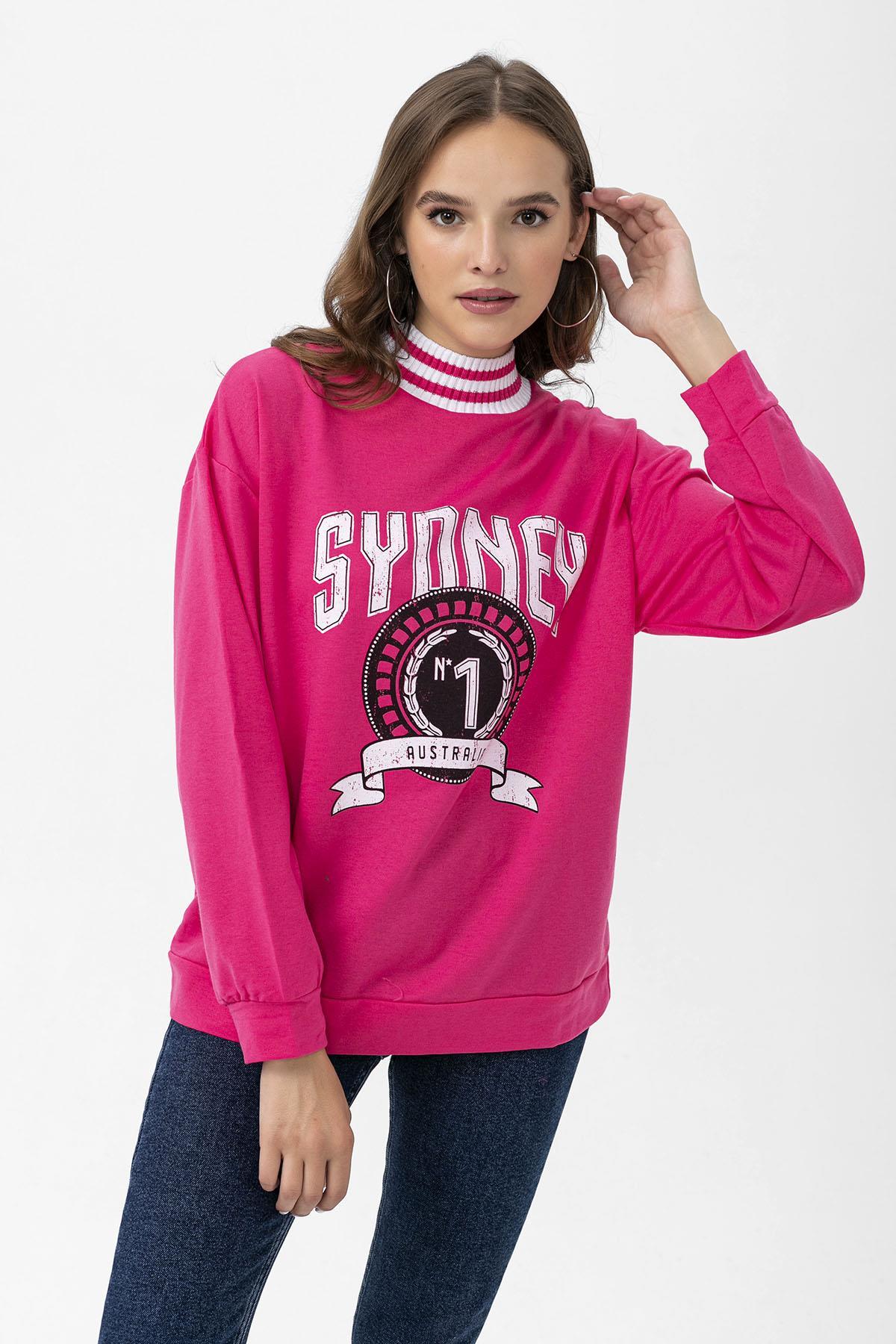 Kadın Ön Baskı Detaylı Yaka Ribanalı Oversize Kolej Sweatshirt