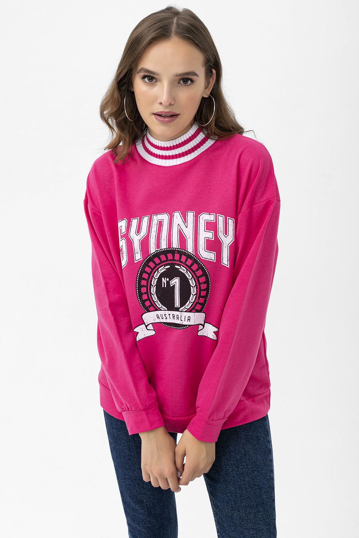 Kadın Ön Baskı Detaylı Yaka Ribanalı Oversize Kolej Sweatshirt