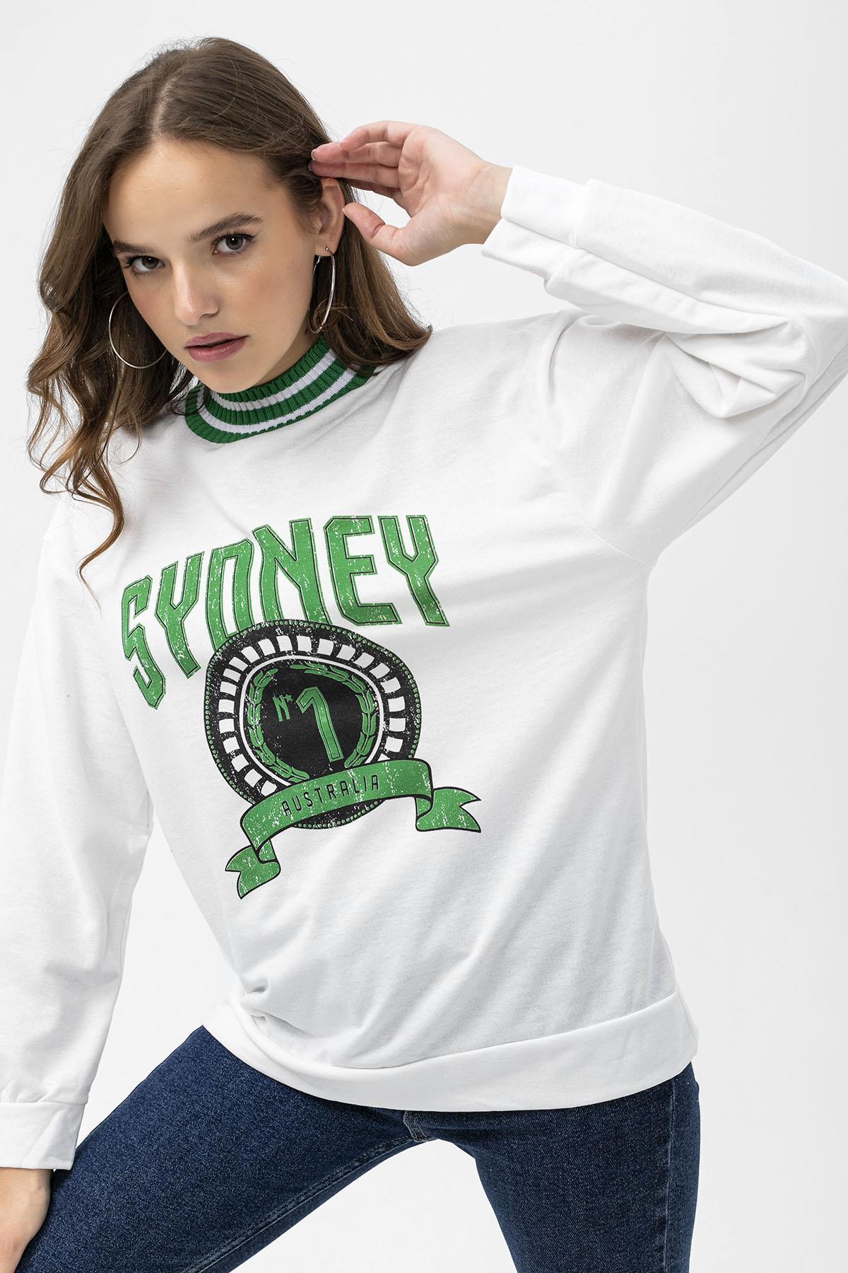 Kadın Ön Baskı Detaylı Yaka Ribanalı Oversize Kolej Sweatshirt