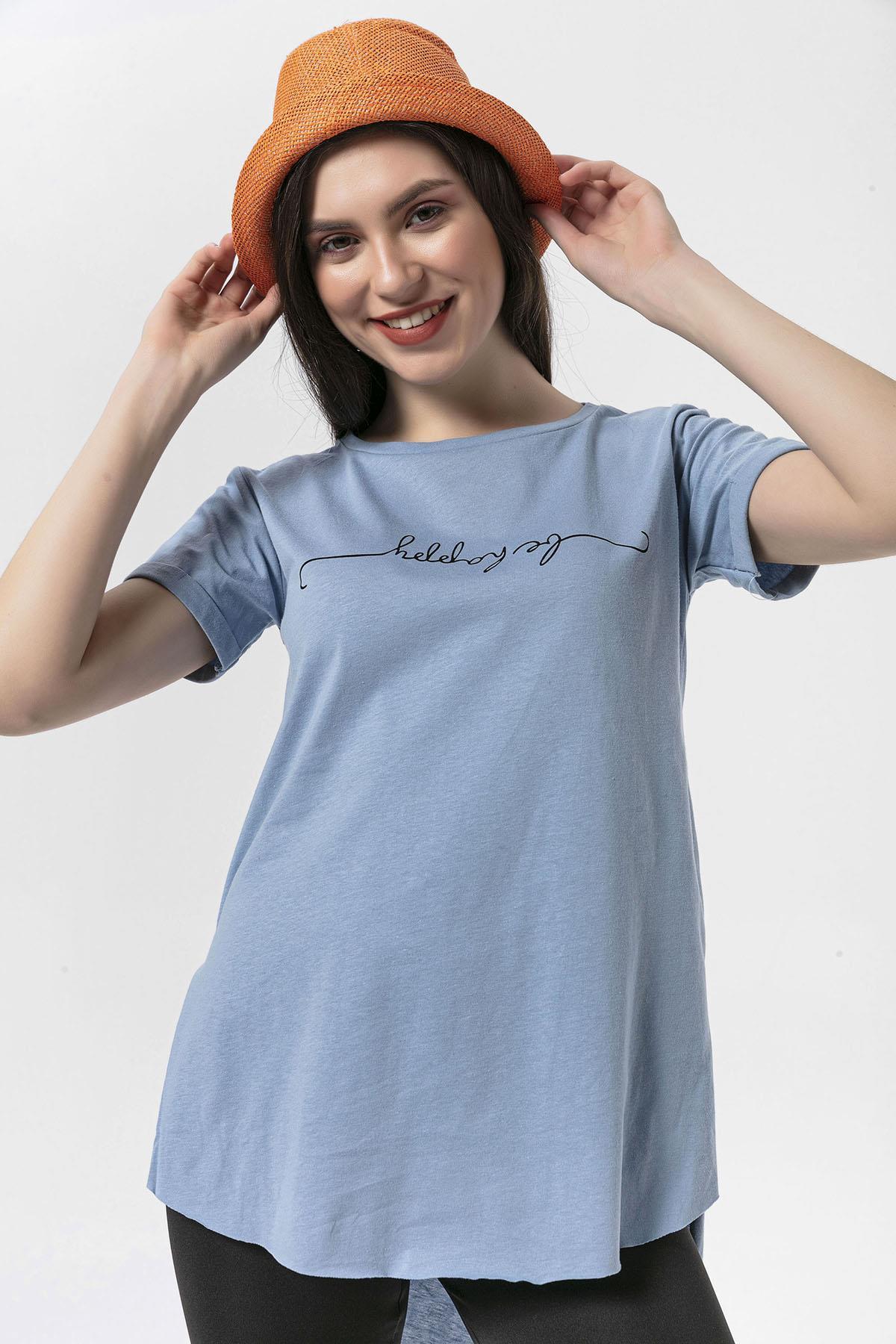 Kadın Önü Baskılı Bisiklet Yaka Yırtmaçlı T-Shirt