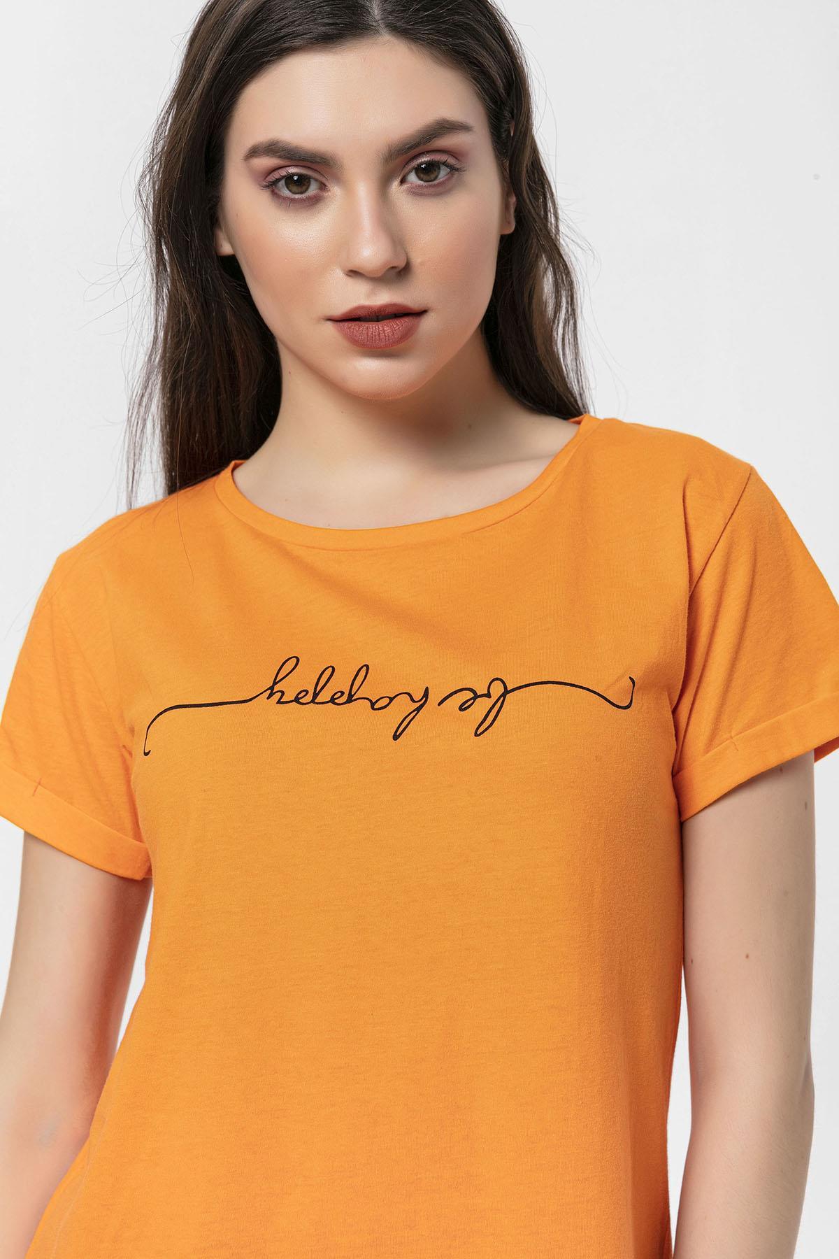 Kadın Önü Baskılı Bisiklet Yaka Yırtmaçlı T-Shirt