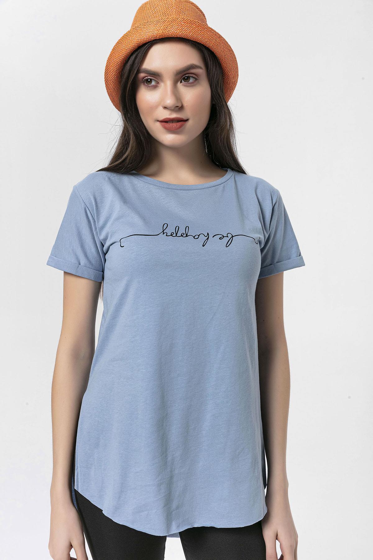 Kadın Önü Baskılı Bisiklet Yaka Yırtmaçlı T-Shirt