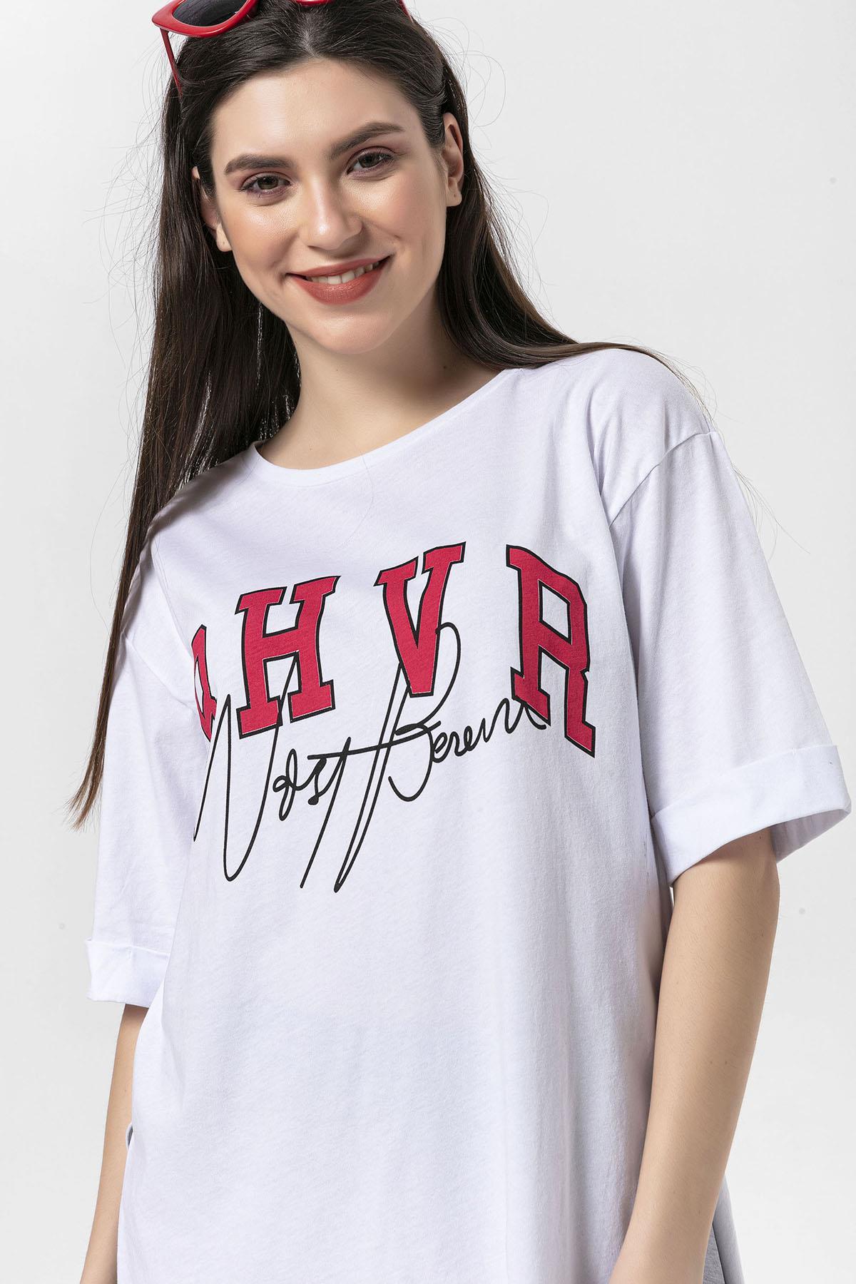 Kadın Önü Baskılı Yan Yırtmaç Detaylı Oversize T-Shirt