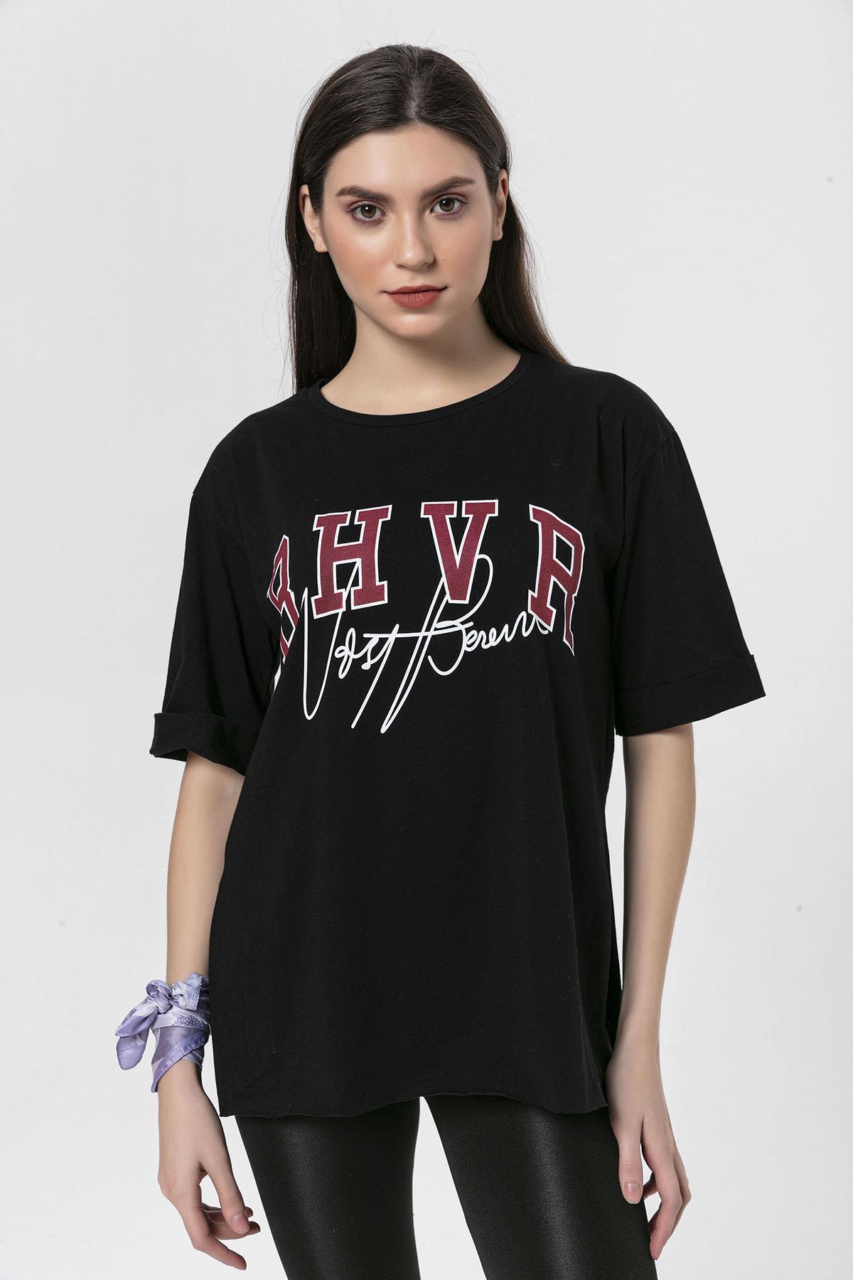 Kadın Önü Baskılı Yan Yırtmaç Detaylı Oversize T-Shirt