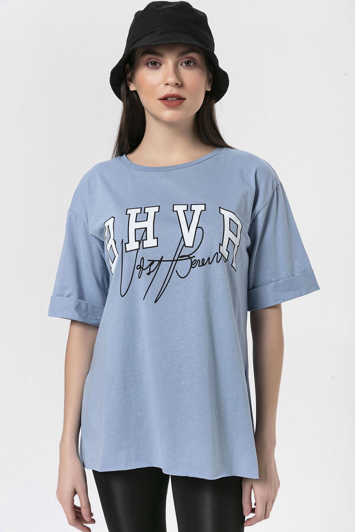 Kadın Önü Baskılı Yan Yırtmaç Detaylı Oversize T-Shirt
