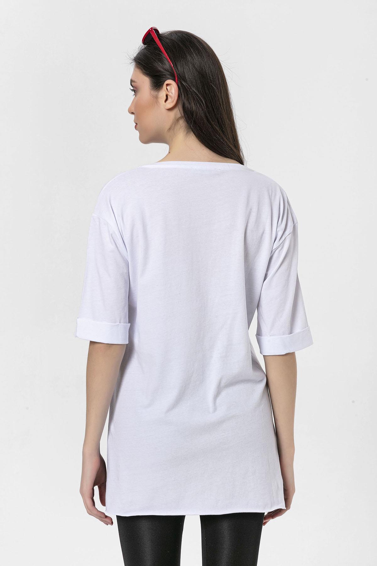 Kadın Önü Baskılı Yan Yırtmaç Detaylı Oversize T-Shirt