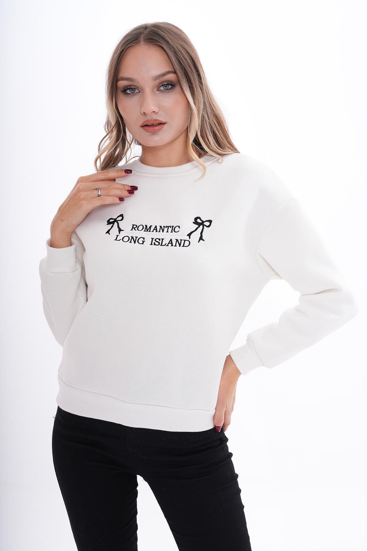 Kadın Önü Nakış Detaylı Üç İplik Sweatshirt 245328 -