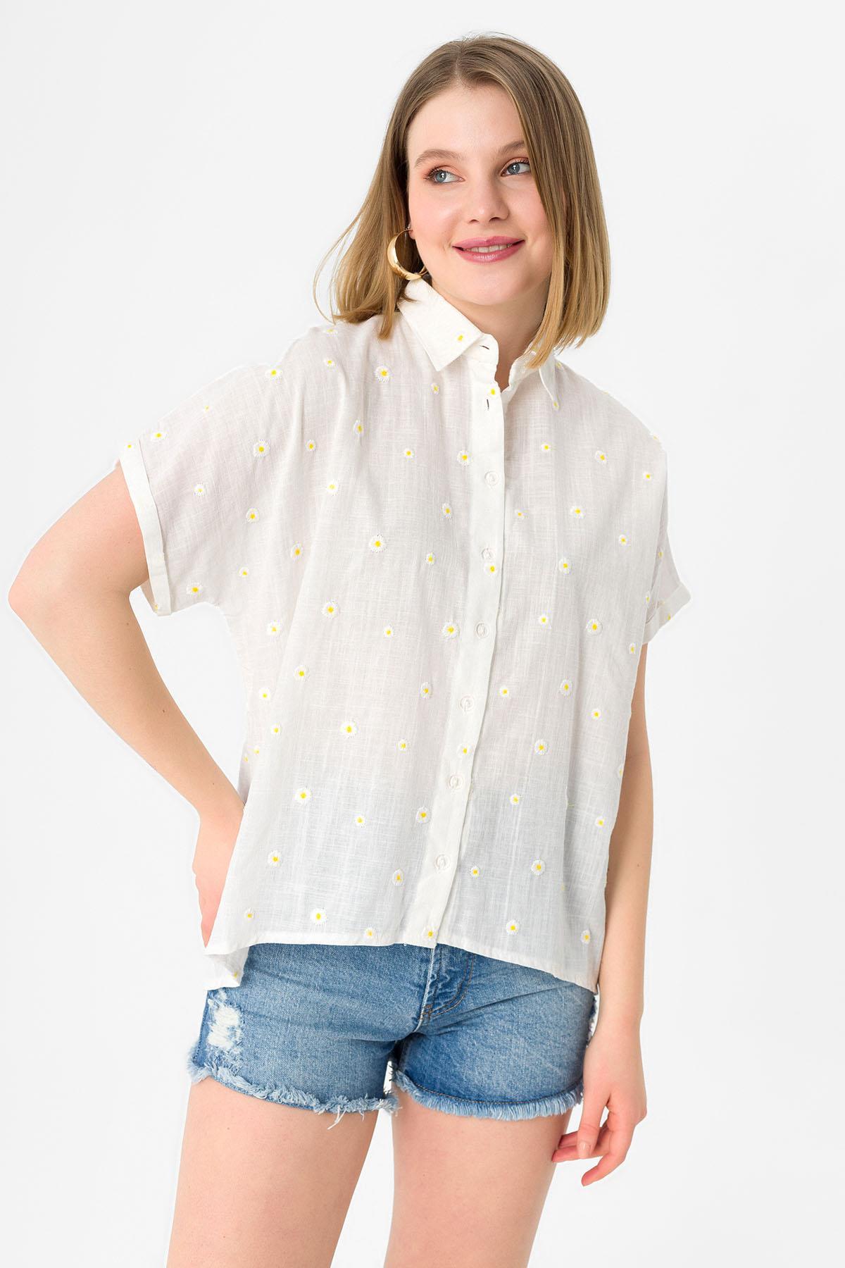 Kadın Papatya Nakışlı Kısa Kol Oversize Gömlek