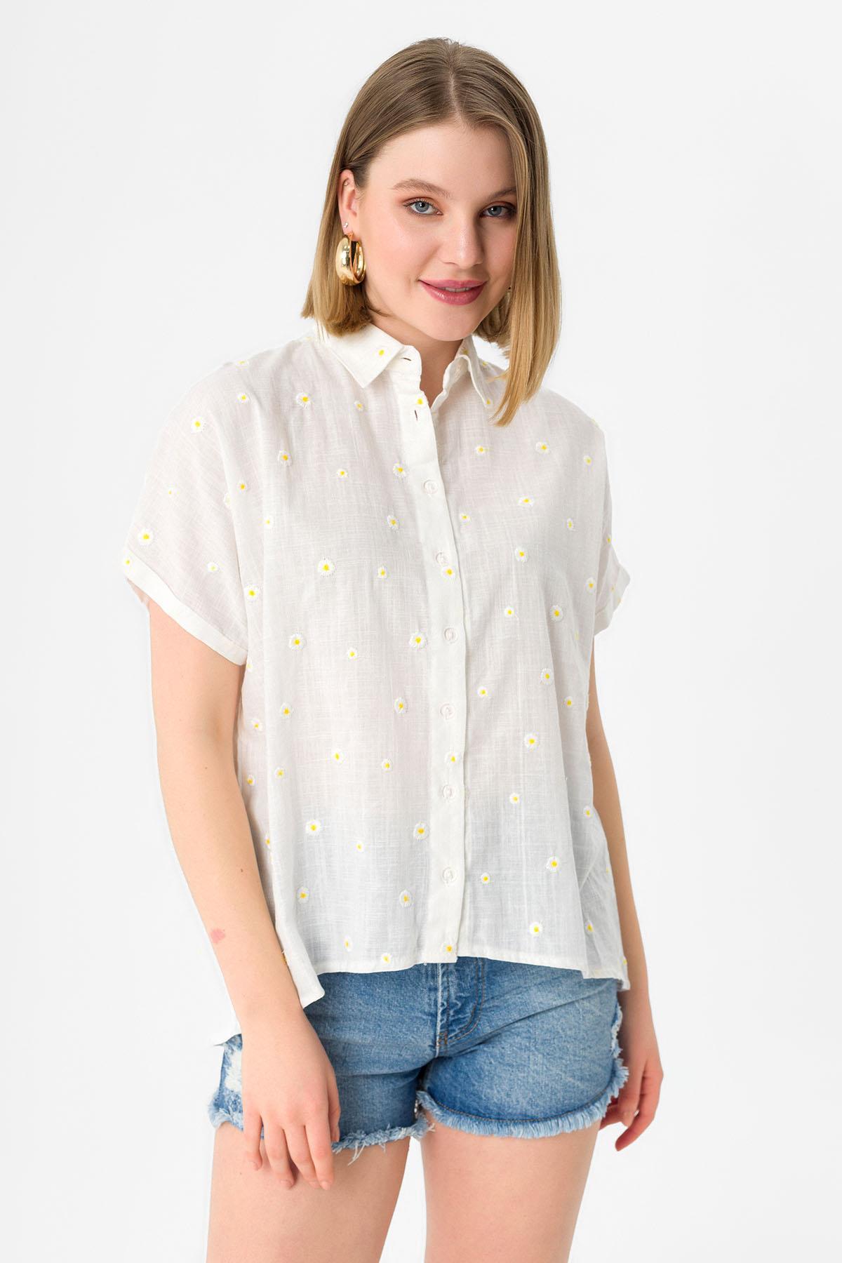 Kadın Papatya Nakışlı Kısa Kol Oversize Gömlek