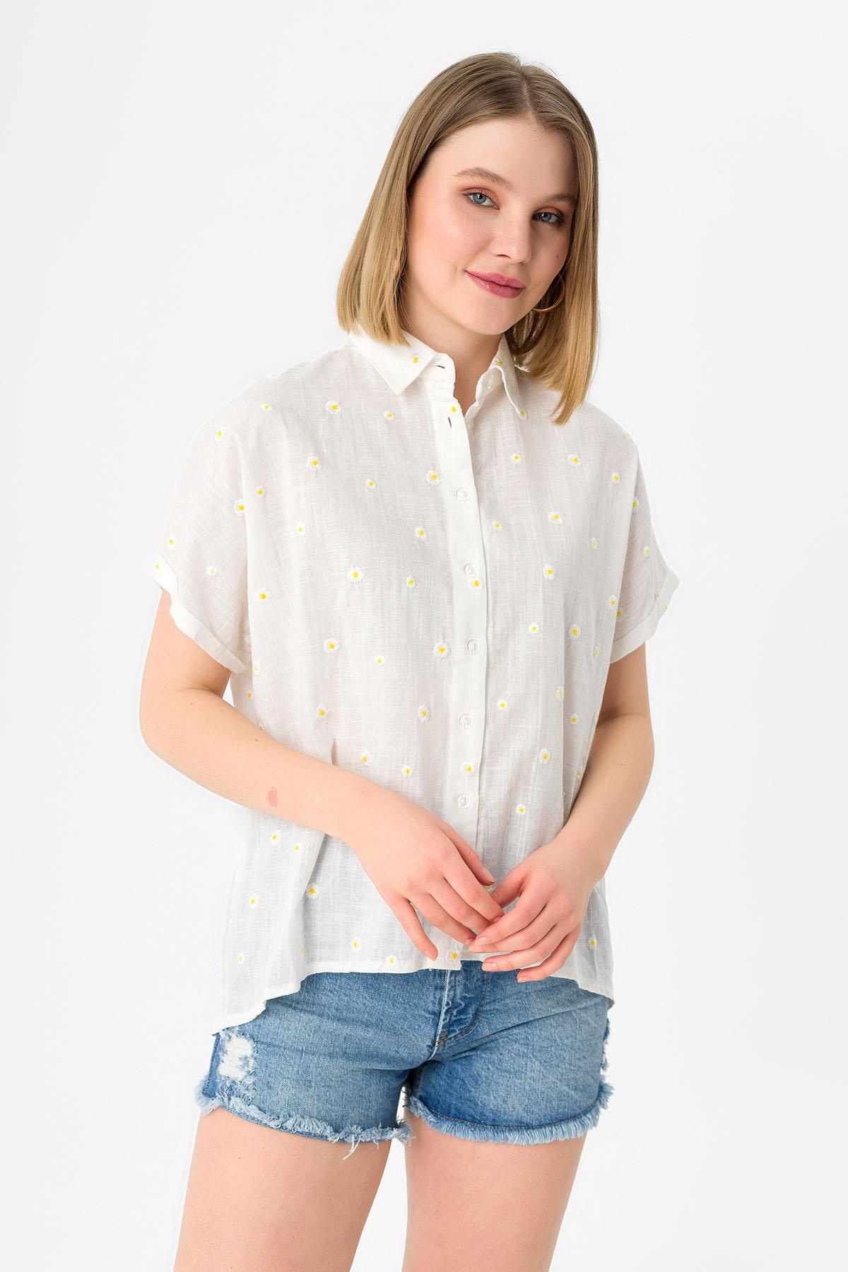 Kadın Papatya Nakışlı Kısa Kol Oversize Gömlek