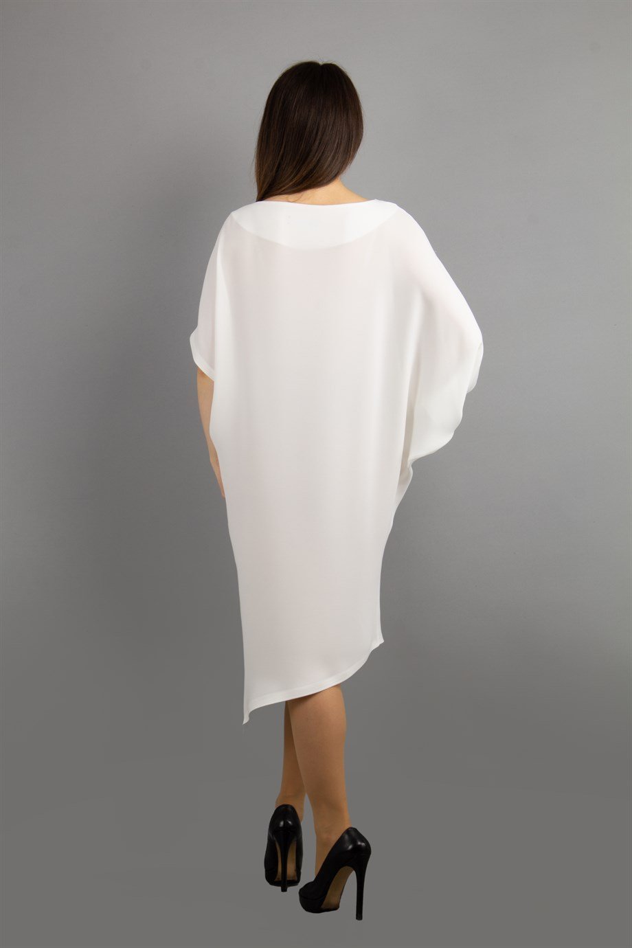 Asymmetric Big Size Dress With Chain Detail on the Sleeve - White