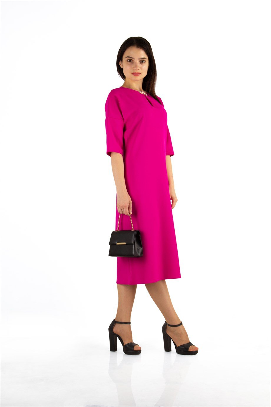 Plain Dress With Pearl Brooch - Pink
