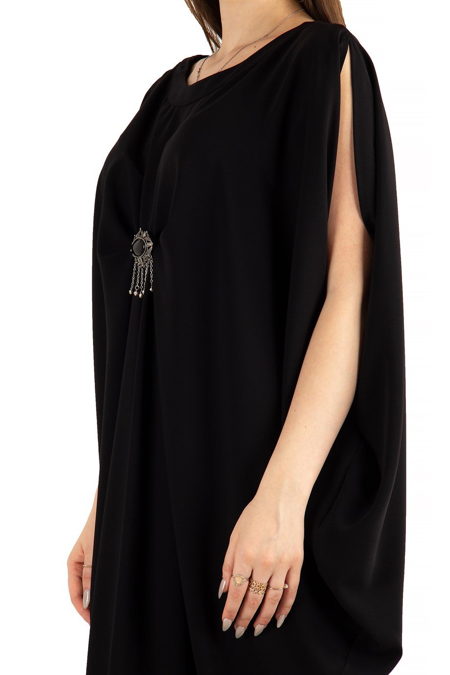 Sleeveless Batwing Draper Dress With Brooch - Black