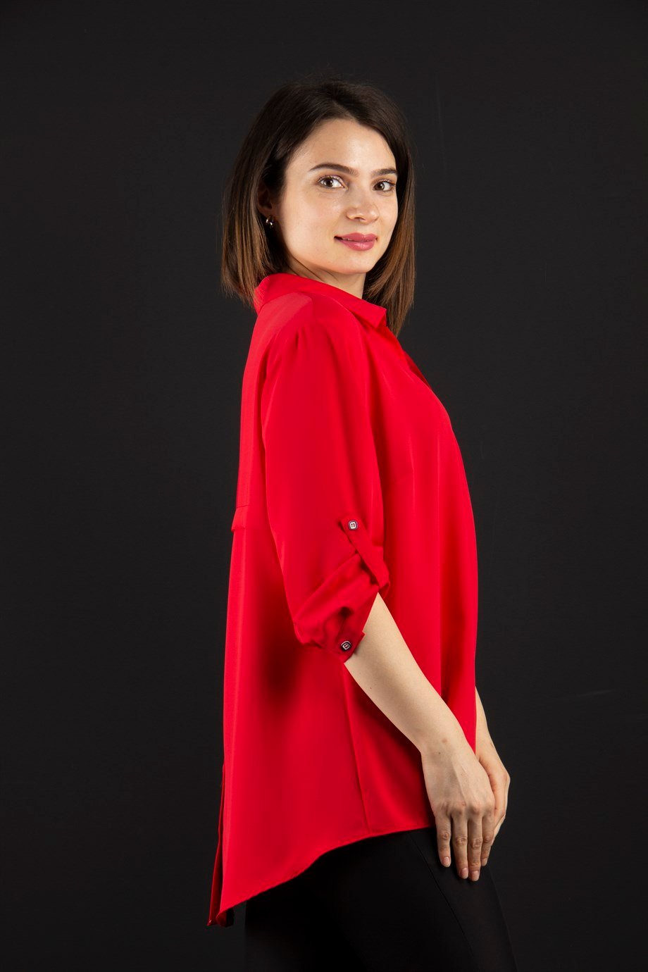 V Neck Big Size Blouse With Brooch Detail - Red
