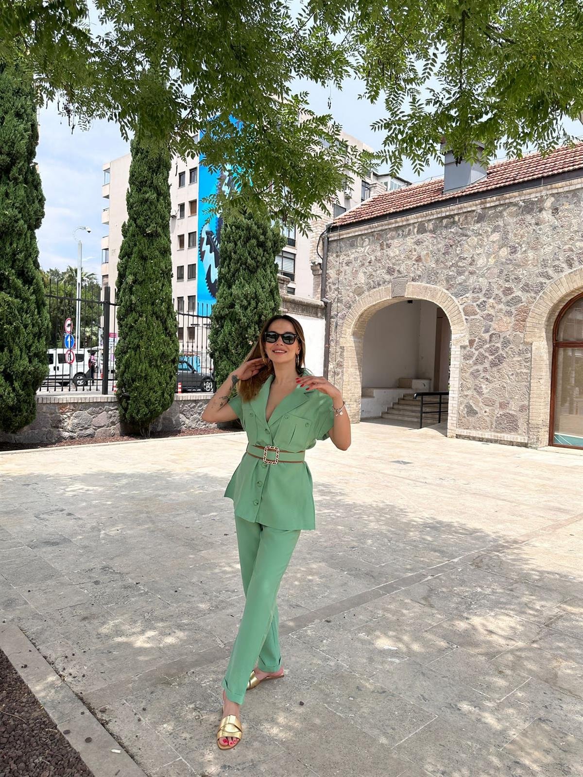 YEŞİL PANTOLON GÖMLEK KEMERLİ TAKIM
