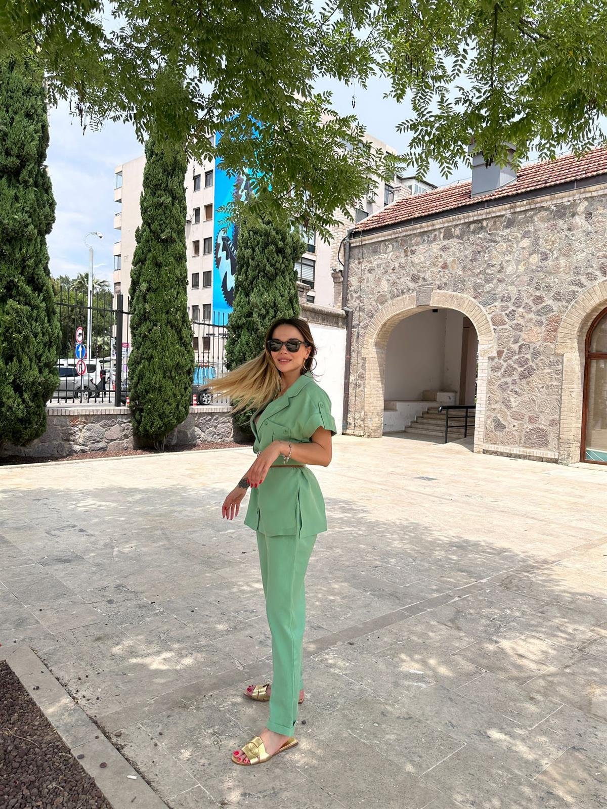 YEŞİL PANTOLON GÖMLEK KEMERLİ TAKIM