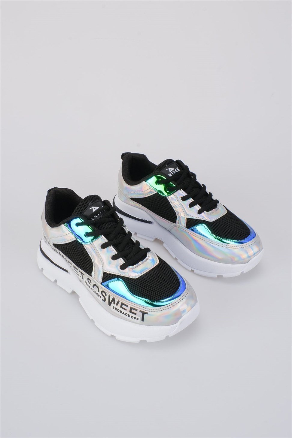 Kadın  Bağcıklı Yazı ve Hologram Spor Ayakkabı SİYAH/GÜMÜŞ