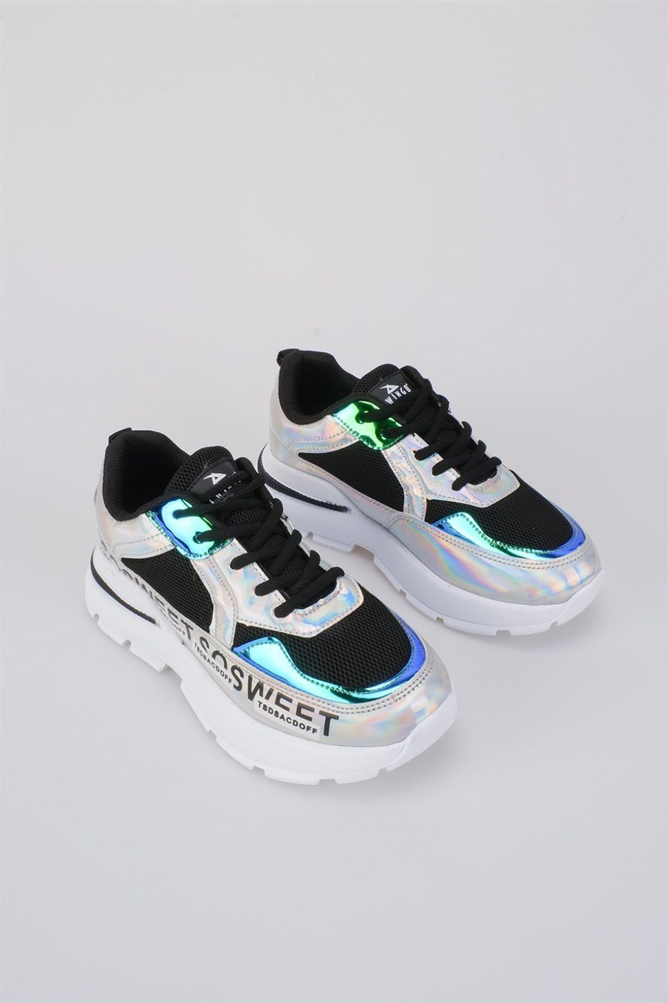 Kadın  Bağcıklı Yazı ve Hologram Spor Ayakkabı SİYAH/GÜMÜŞ