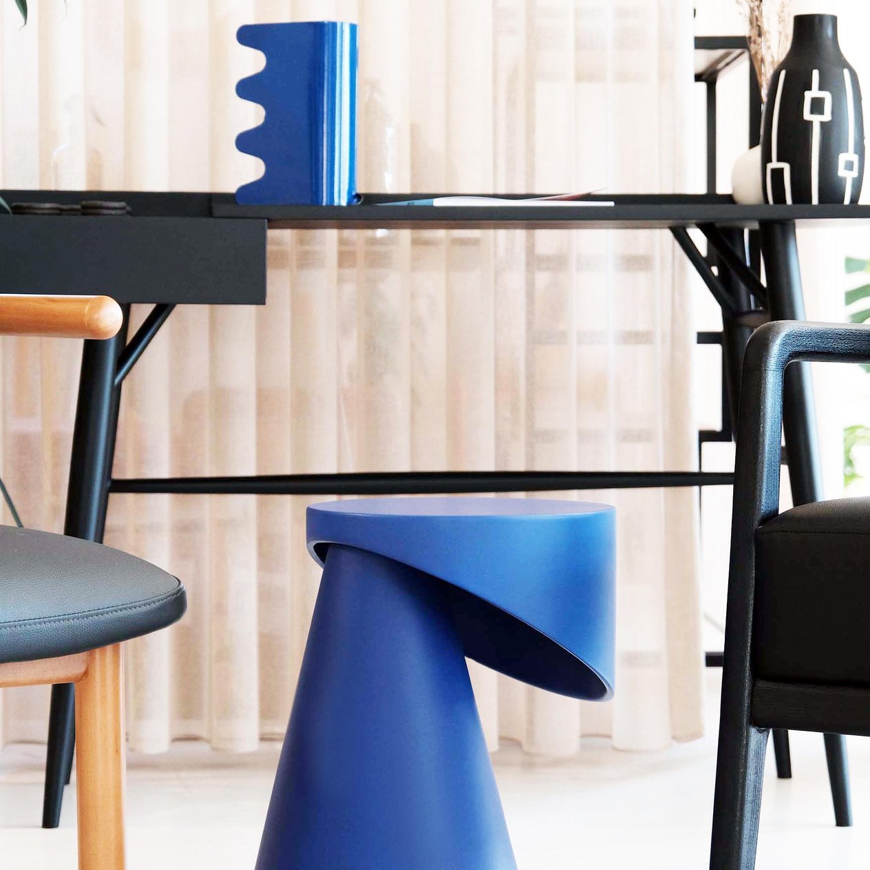 Blue Şarlo Side Table
