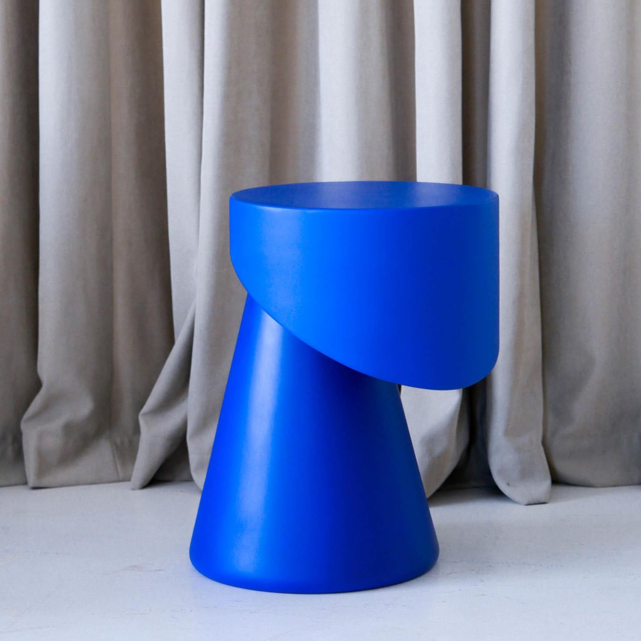 Blue Şarlo Side Table