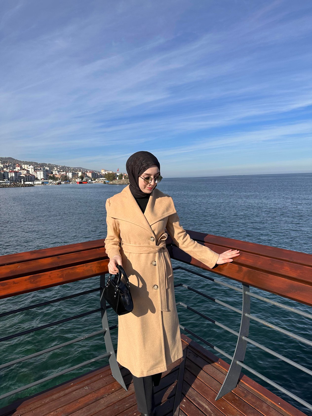 Krem Şal Yaka Kaban