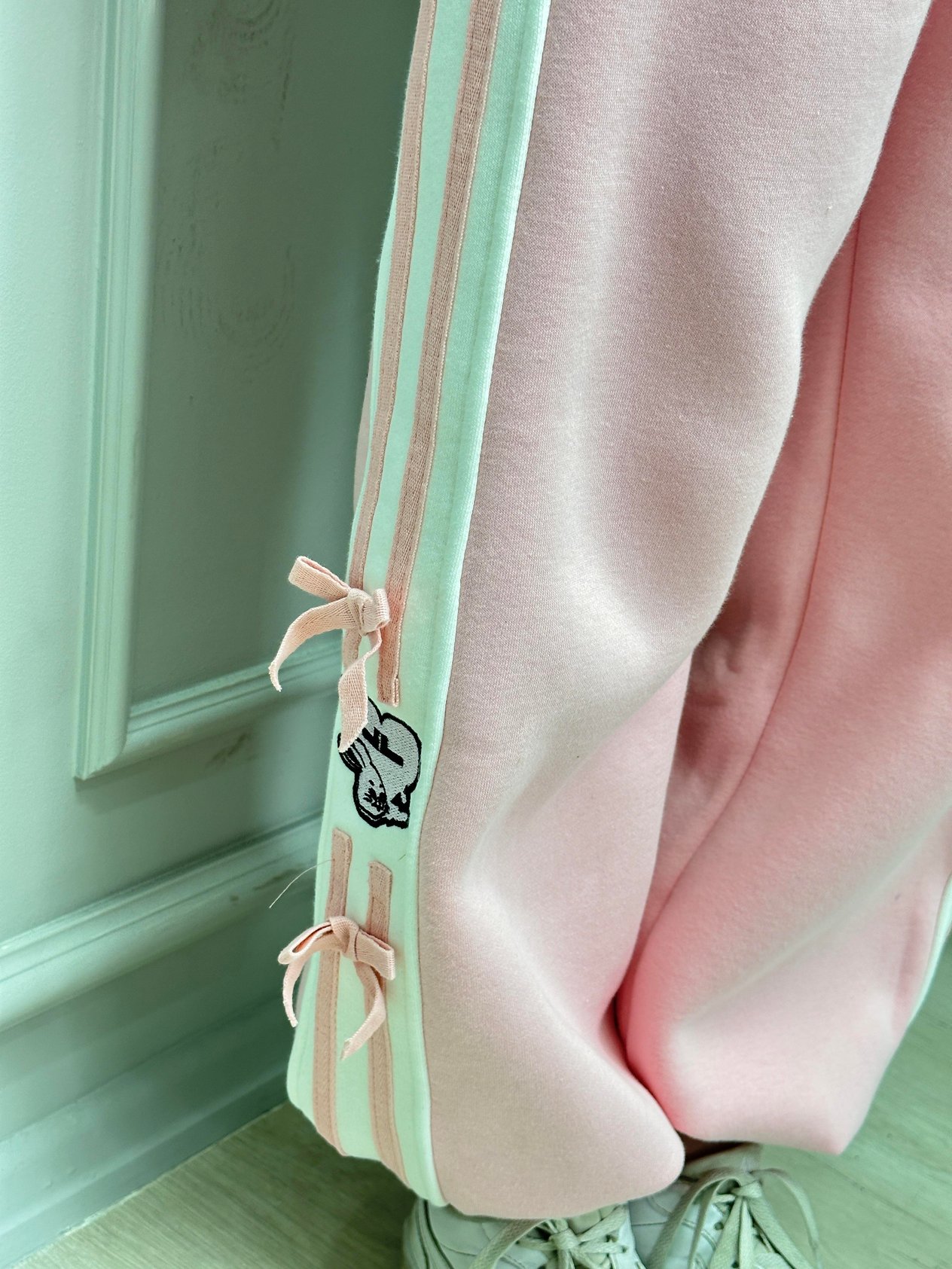 PEMBE 3 İPLİK EŞOFMAN TAKIMI