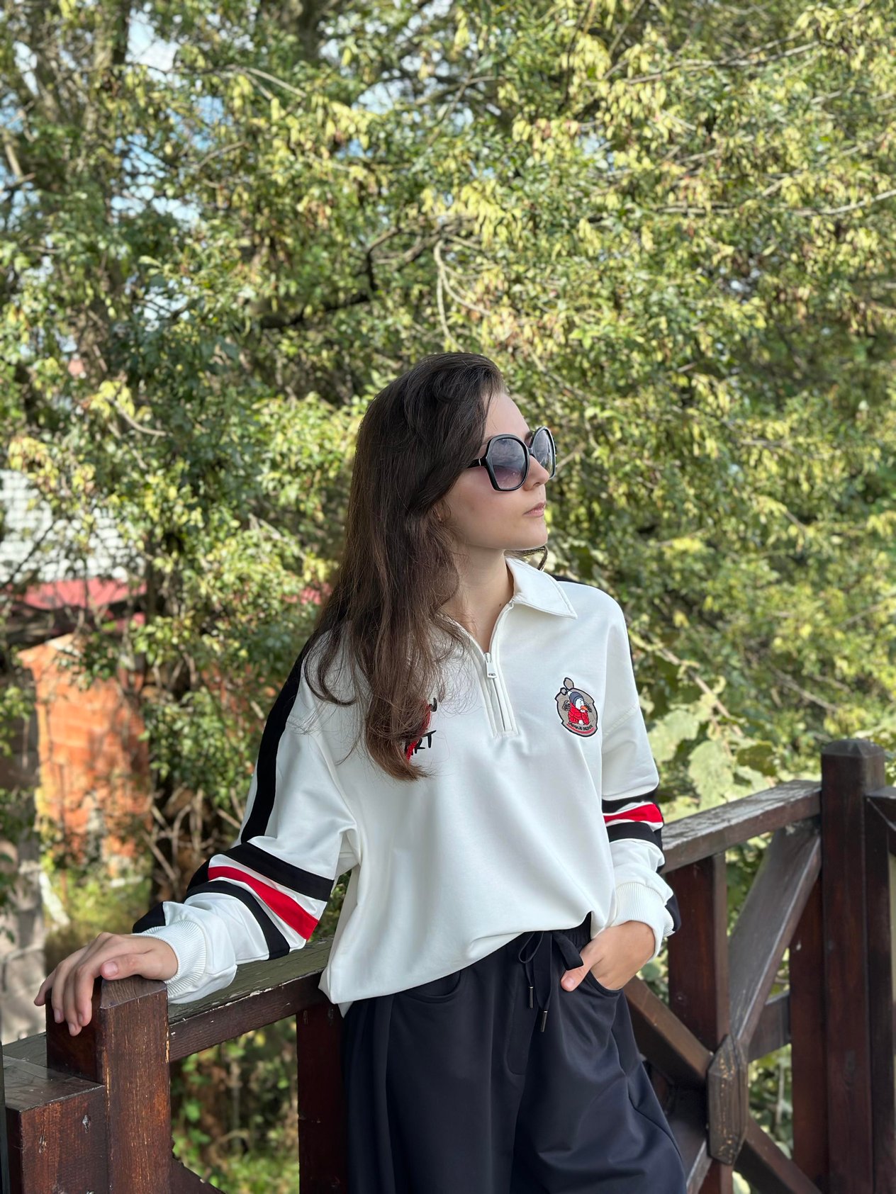 SİYAH ÇİZGİLİ FERMUARLI SWEATSHIRT