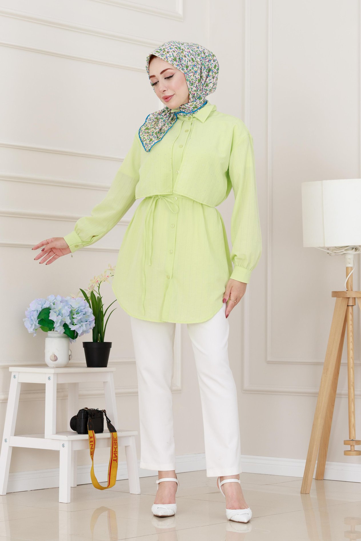 Beli Bağcıklı Allerli Taşlı Tunik-Sarı