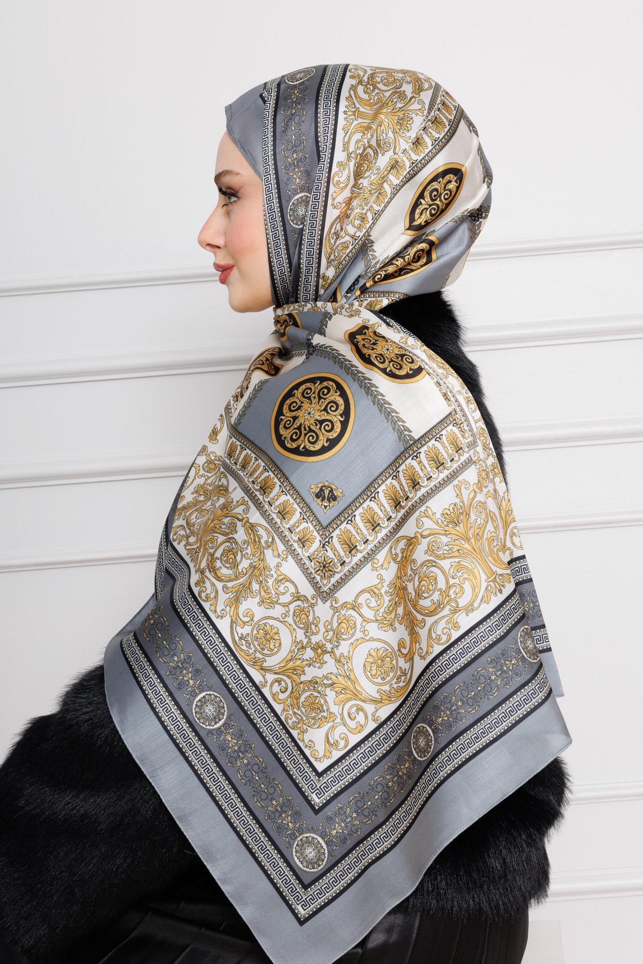 Versace Desenli Hint İpeği Şal-Antrasit