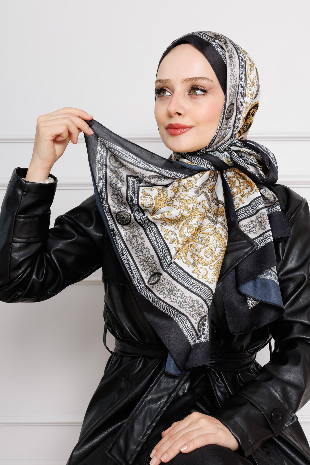 Versace Desenli Hint İpeği Şal-Sarı